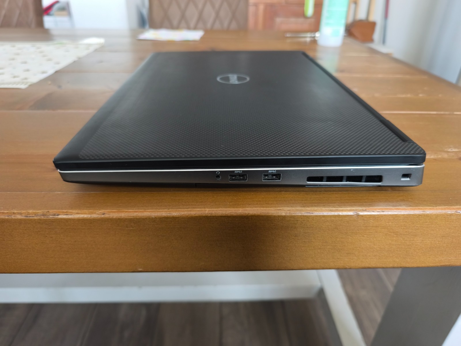 Dell Precision 7730 – i7-8750H 2.2GHz (96GB RAM / 512GB SSD / Quadro P3200)