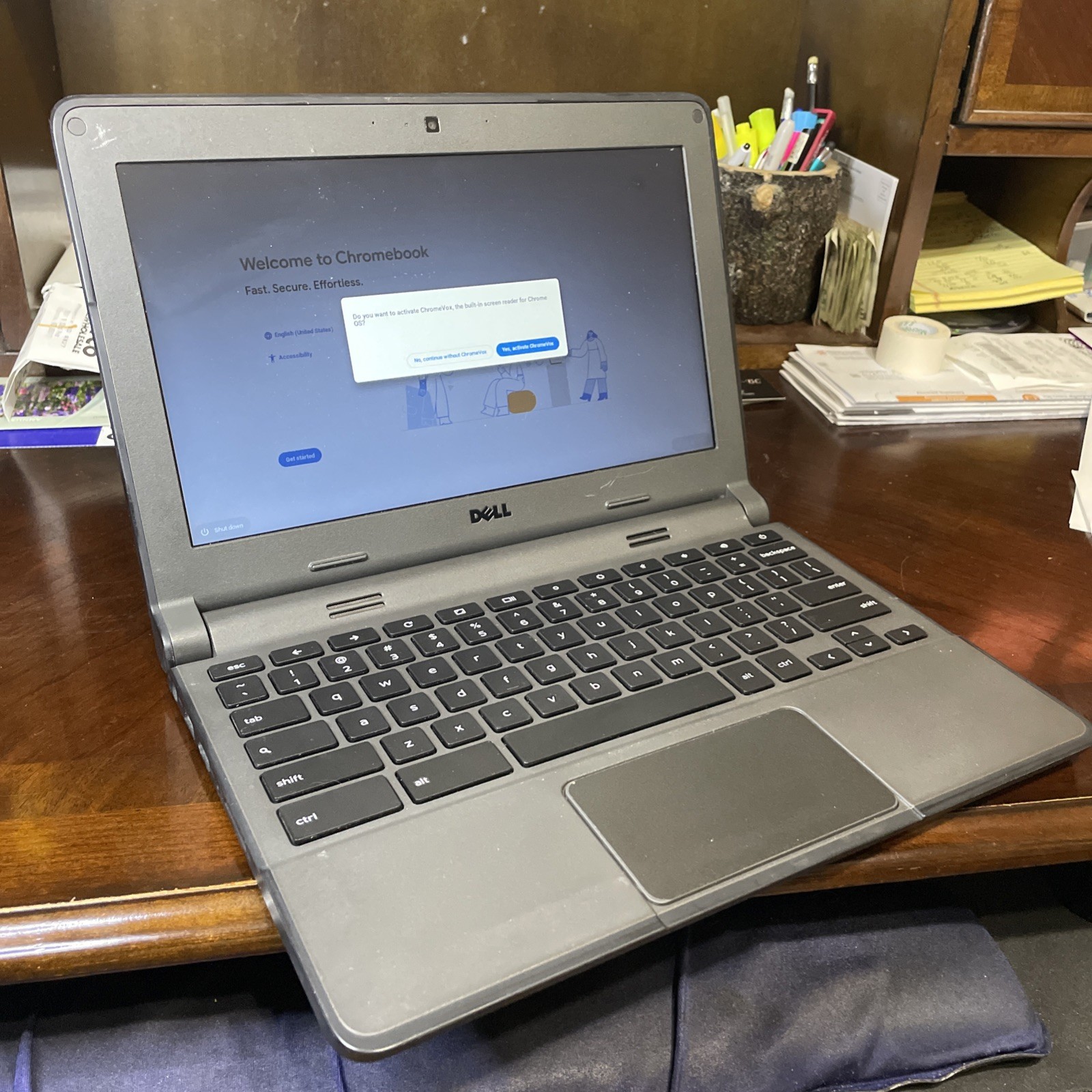 FREE SHIPPING Dell Chromebook 11 4GB RAM 16GB SSD p22t INCLUDES CHARGER
