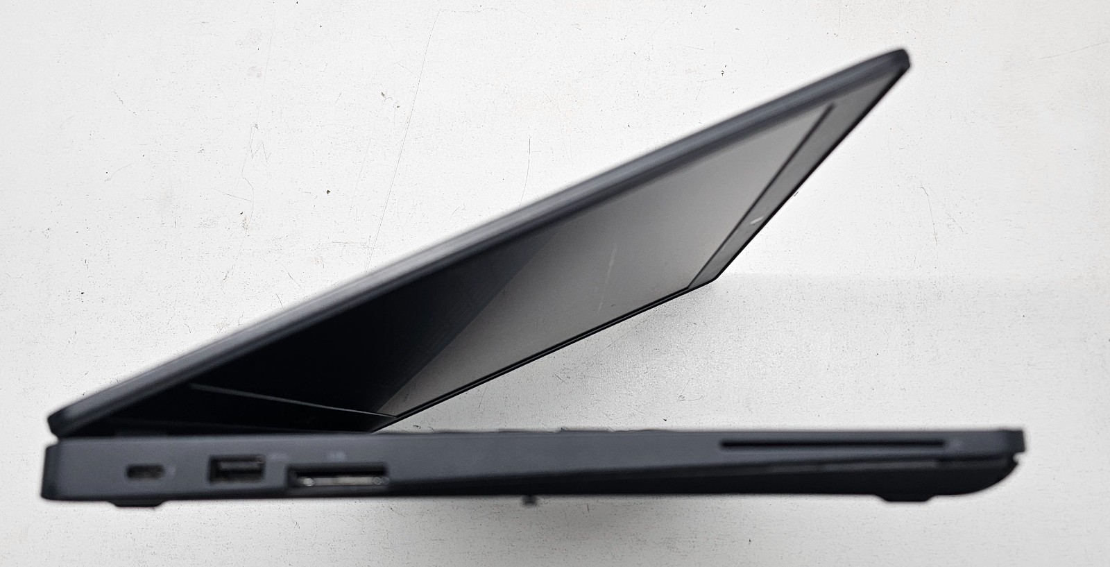 Dell Latitude 5591 15.6″ Laptop Intel Core i7 8th Gen NO RAM/HD/OS/POWER (FL)