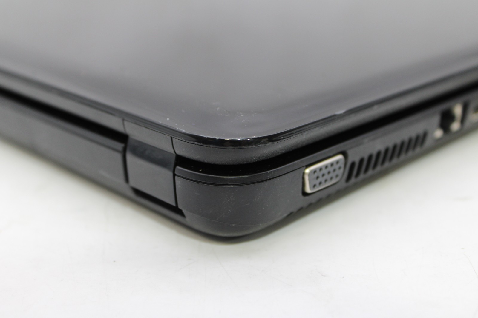 HP 2000 15.6″ AMD E-300 8GB RAM 240 GB SSD NO OS *PARTS/REPAIR*