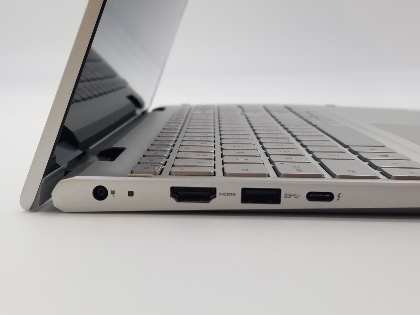 Dell Inspiron 15.5″ 7506 2 in 1 Laptop PC Intel i7-11th Gen 16GB Ram 512GB NVMe.