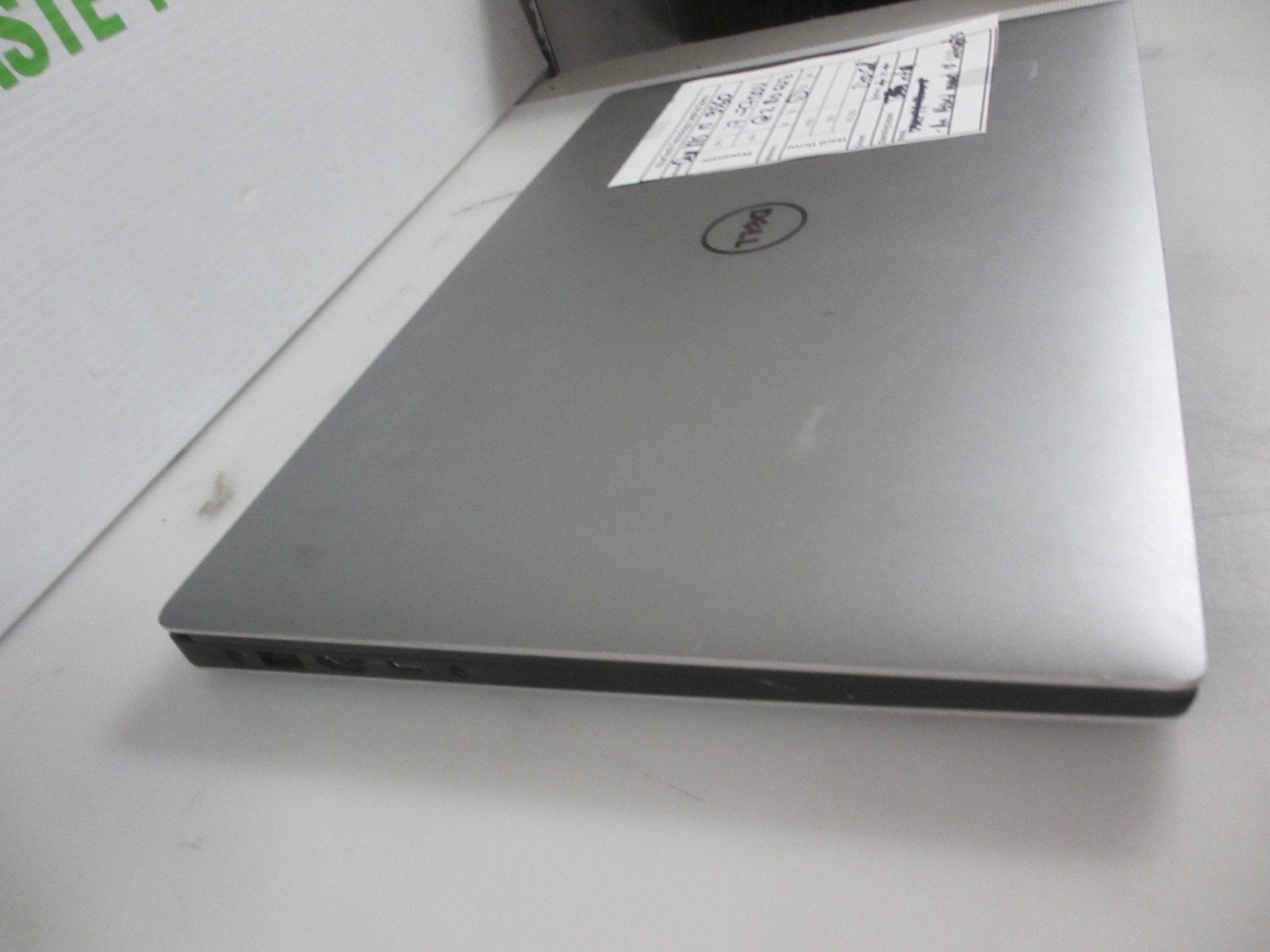 Dell XPS 15 9560 i7-7700U 2.80GHz 16GB 240GB M2SSD NOOS LAPTOP + AC READ