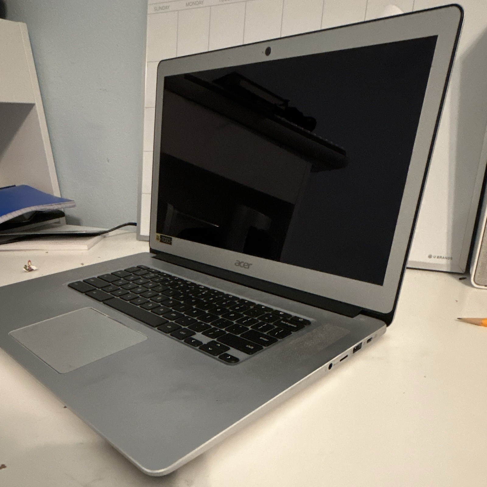 Acer Chromebook 15 15.6″ Silver Intel Celeron 4GB RAM 32GB eMMC (with charger)