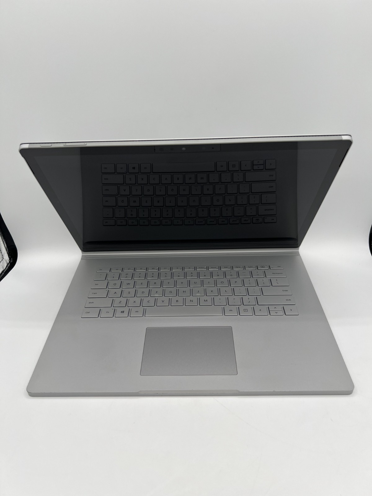 Microsoft Surface Book 3 15″ i7-1065G7 16GB 256GB SSD Ubuntu LTS 24.04
