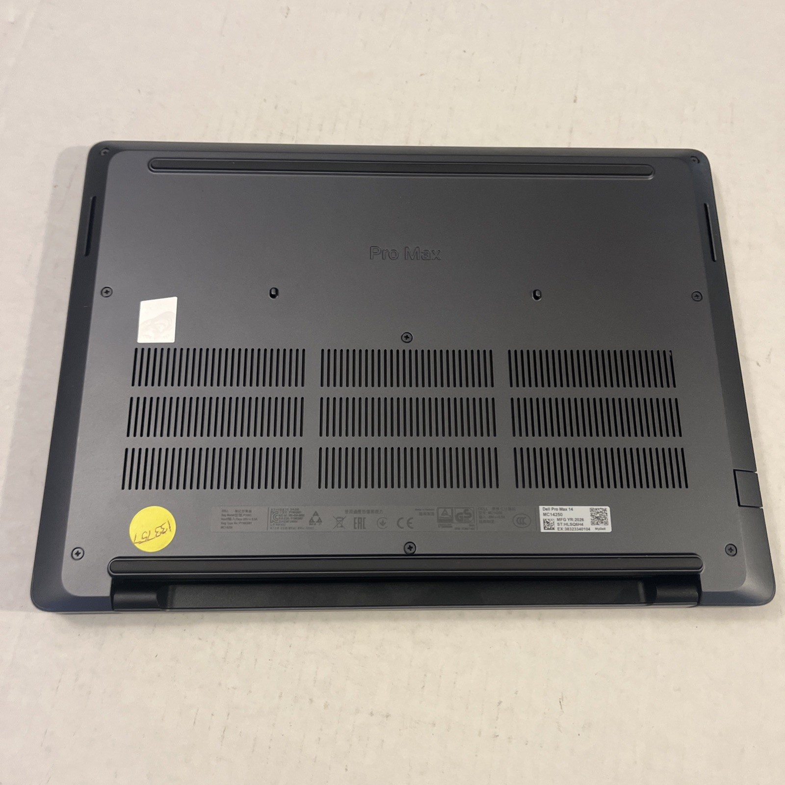Dell Pro Max 14 MC14250 FHD+ 2.2 GHz Ultra 7 265H 32GB 1TB SSD RTX PRO 500