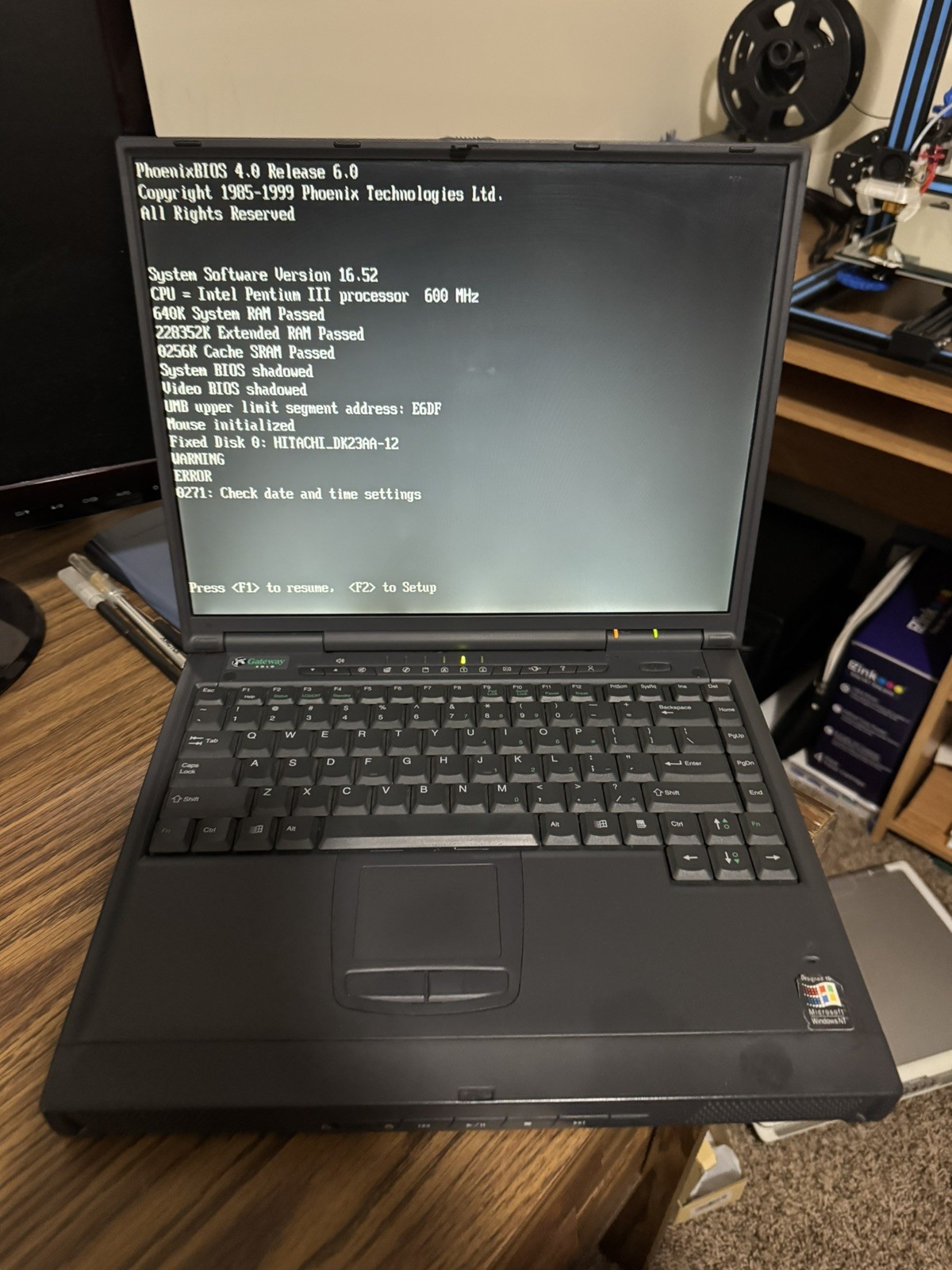 Gateway Solo Pro 9300 Tested Working – Boots Up Win XP