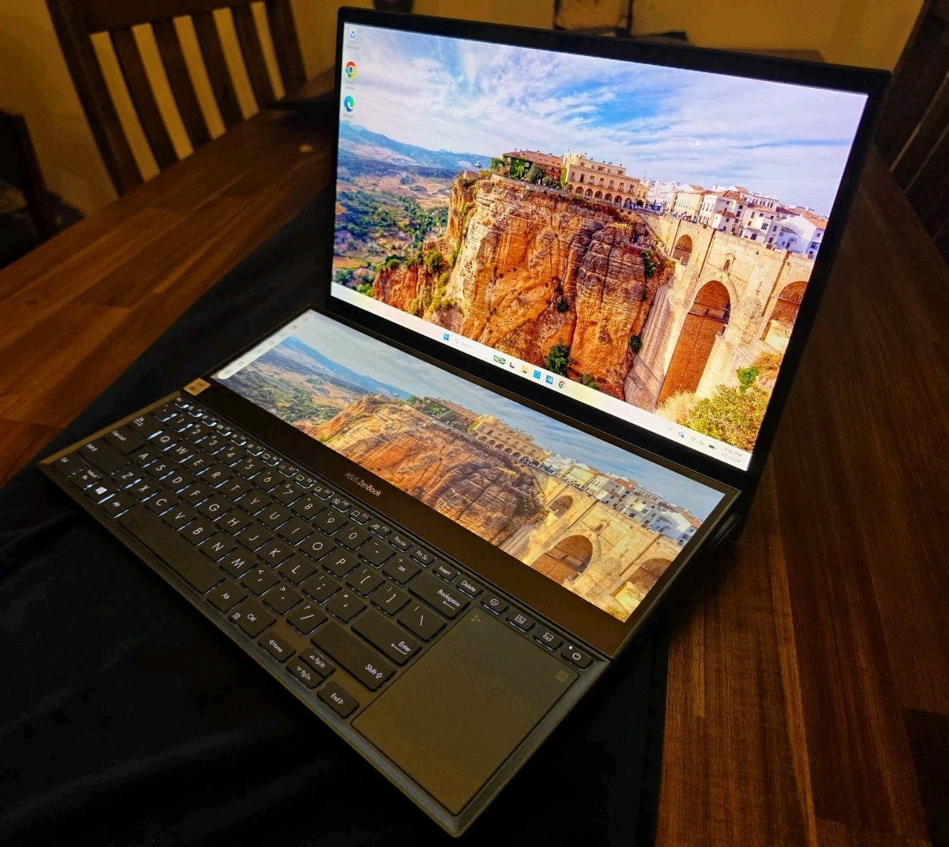 ASUS ZenBook Pro Duo (UX582) 15″ i7-10870H 16GB RAM 1TB SSD RTX 3070