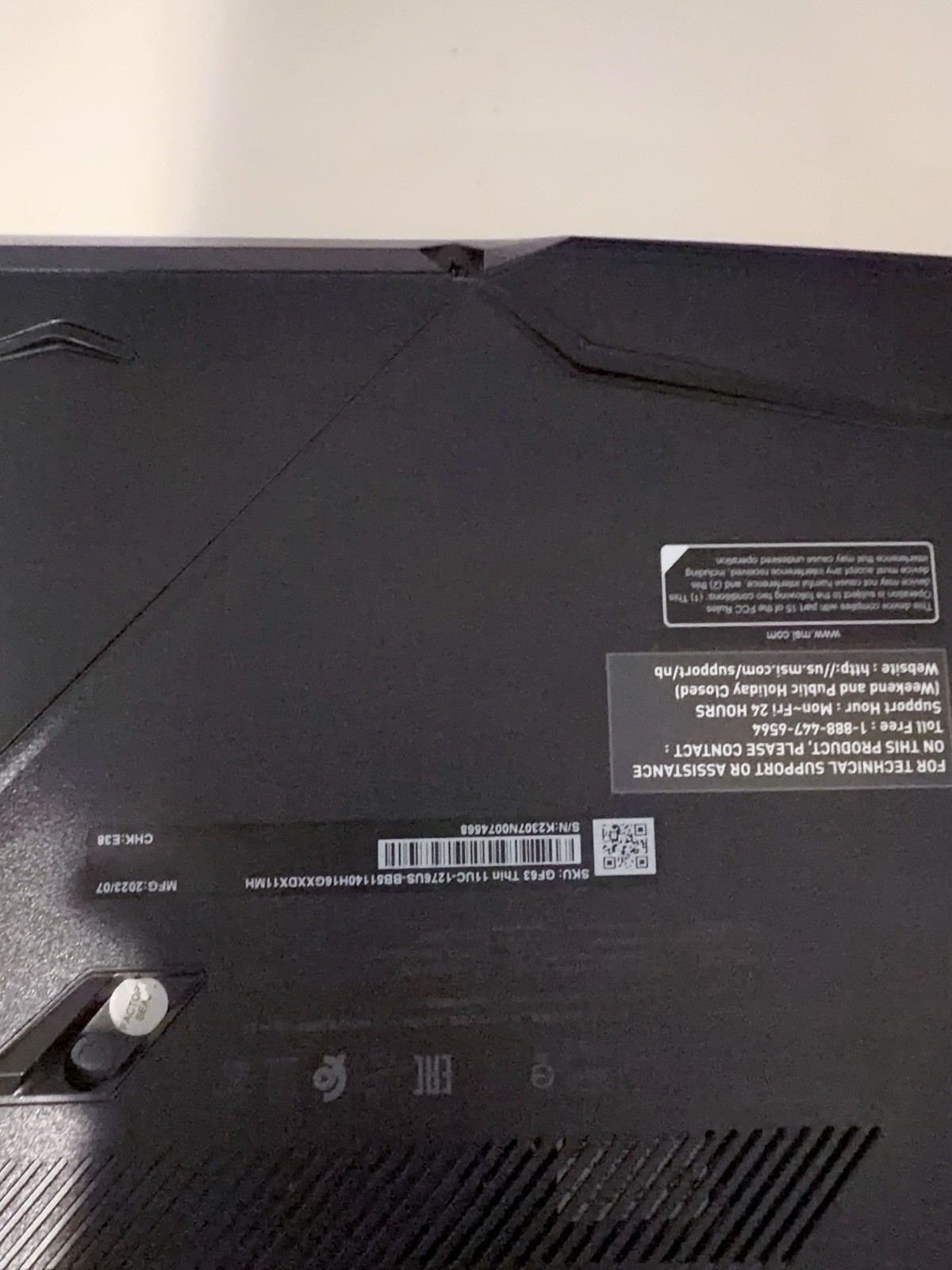 MSI GF63 thin 11UC 15.6″ FHD 144Hz i7-11800H RTX 3050 RAM updated 64GB/512GB