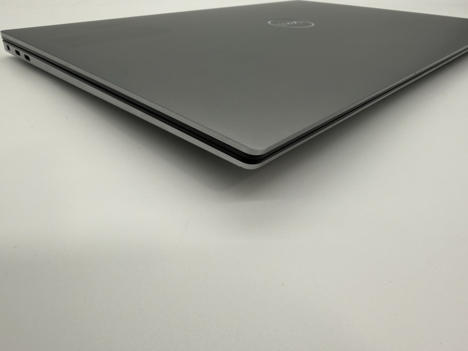 Dell Precision 5550 15.6″ 4K Laptop i7-10850H 16GB 512GB SSD Quadro T1000 Win11P