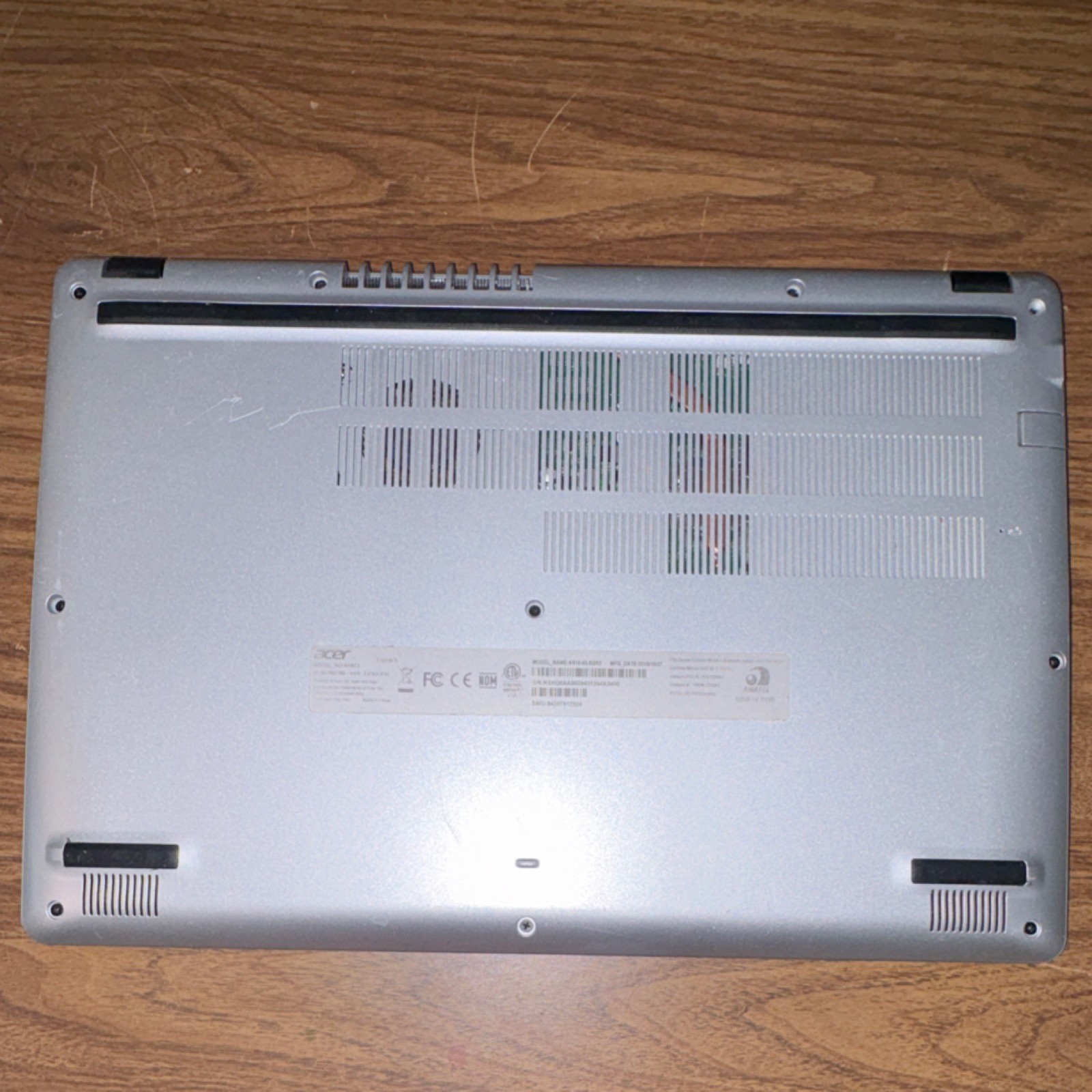 Acer Aspire 5 A515-43-R19E 15.6″ Ryzen 5 8GB 256GB SSD Vega 8 Win Silver