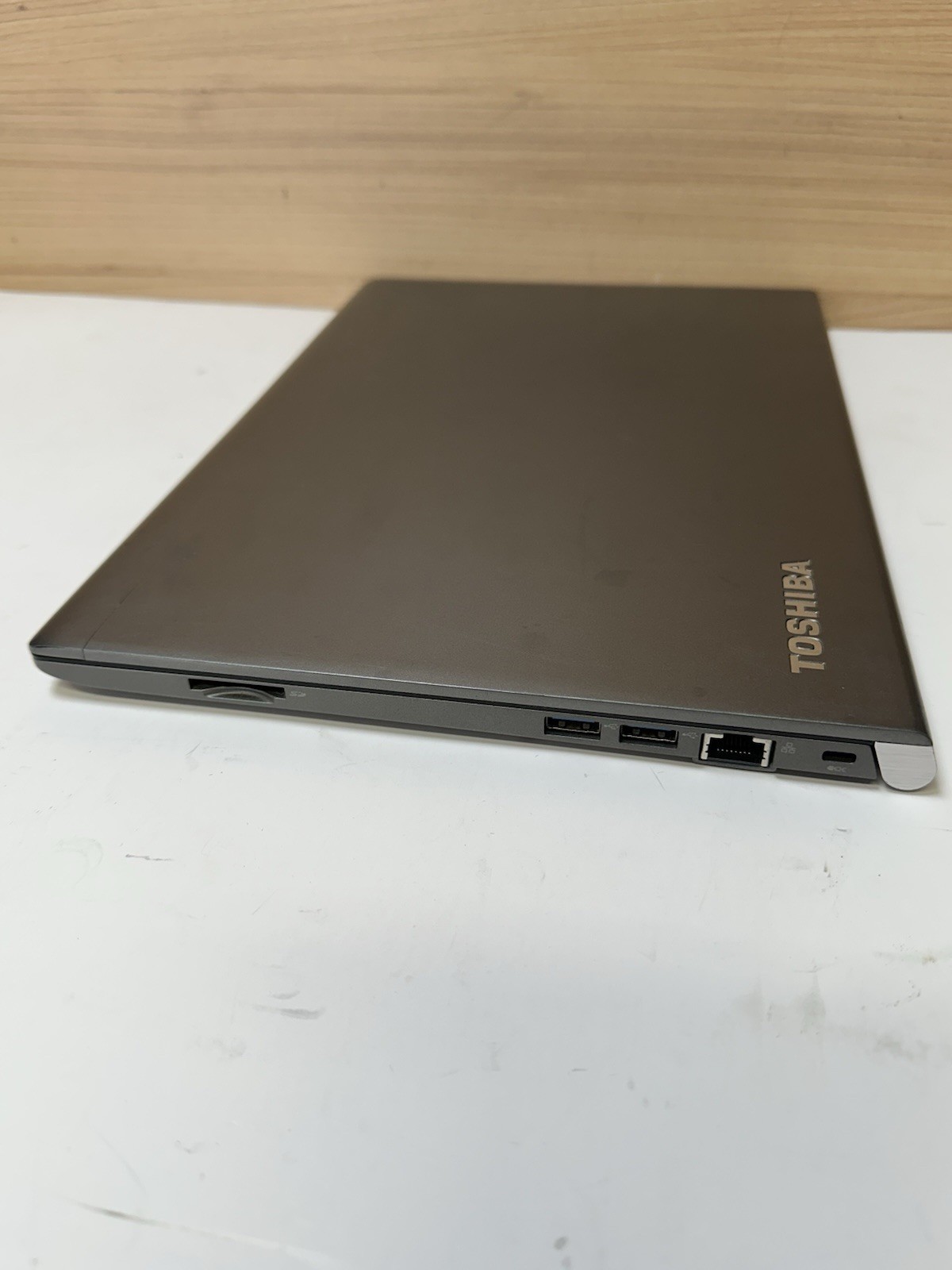 Toshiba Portege Z30-B Core i7-5500U 120GB SSD, 8GB Ram (NO OS NO POWER SUPPLY )