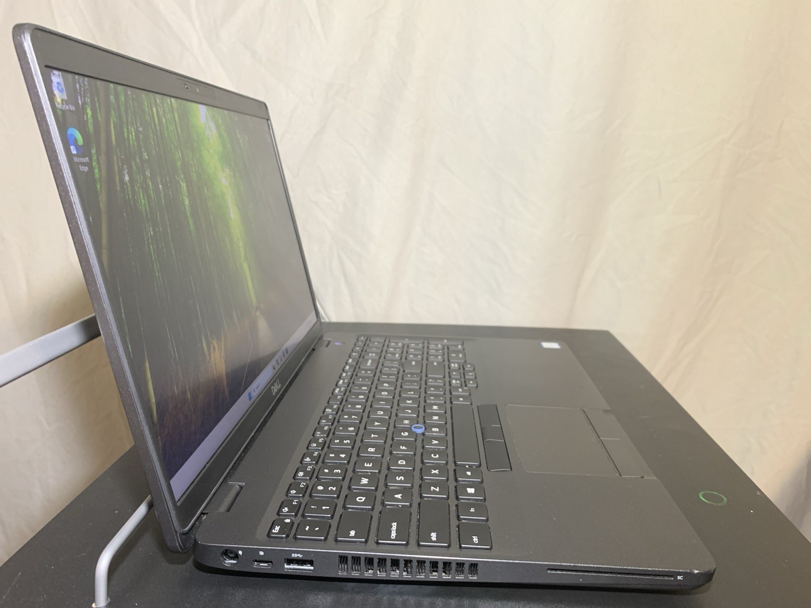 Dell Latitude 5500 i5-8365U 8GB 256GB SSD Win11 15.6in FHD Touch Black