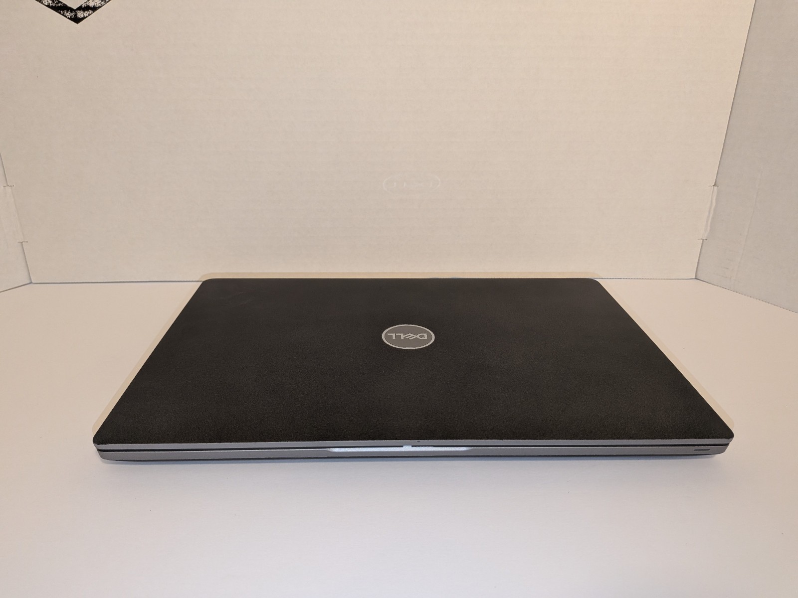 Dell Latitude 5430 | Linux Mint 22.3 | 12th Gen 10 Cor i7 | 16GB RAM | 512GB SSD