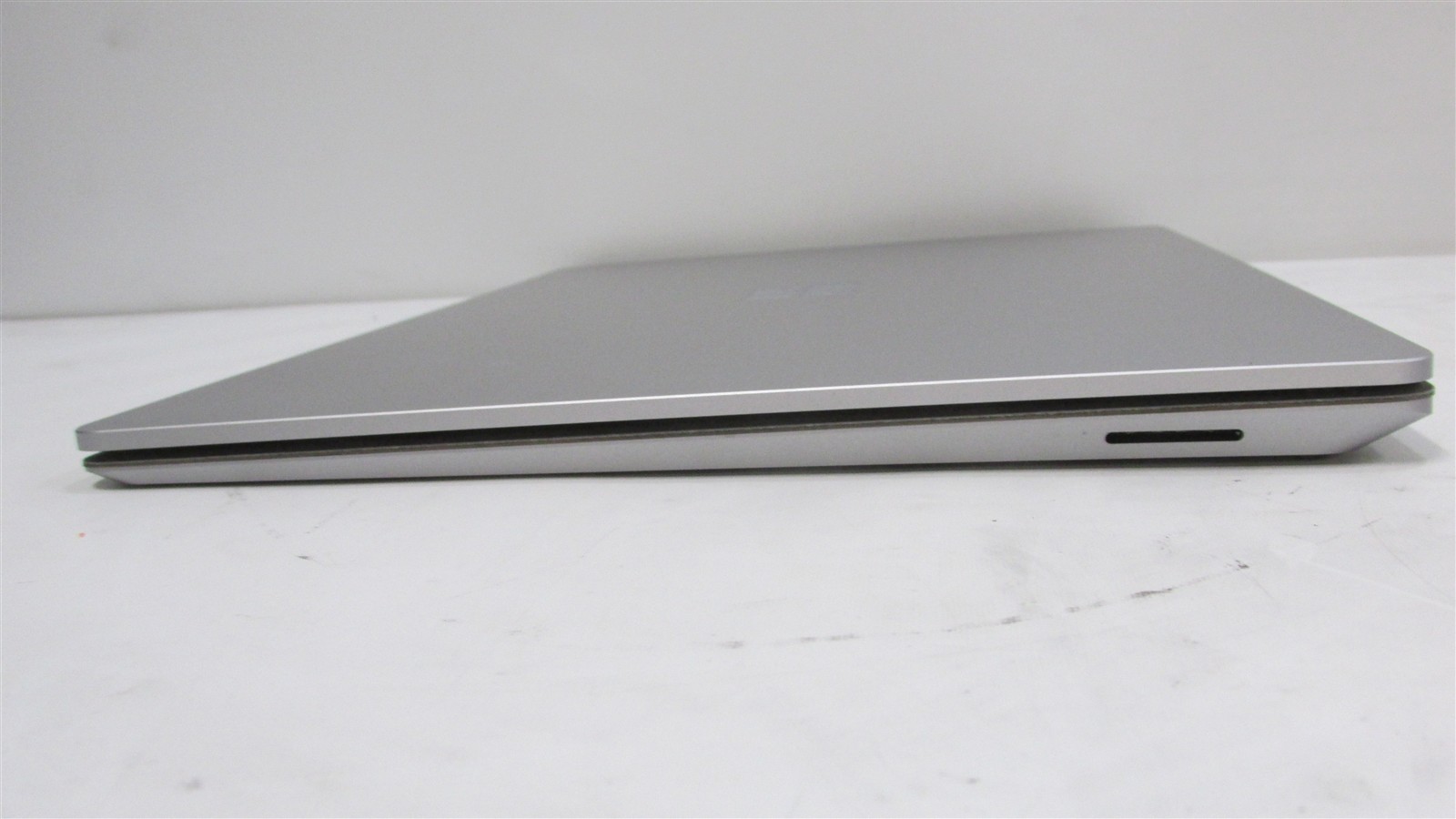 Microsoft Surface Laptop 4 1958 Ryzen 5 2.2GHz 8GB RAM 256GB 13.5″ Win 11 Home