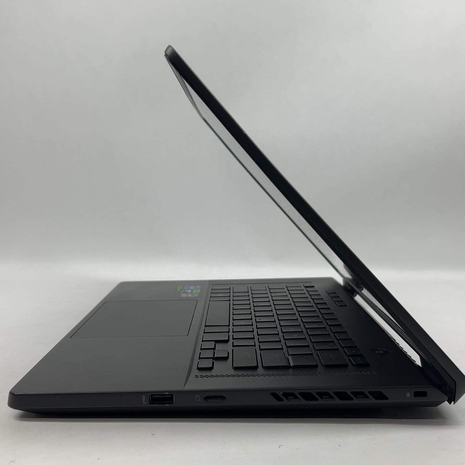 Asus ROG Zephyrus G16 GU603VV 16″ i7-13620H 2.4GHz 48GB Ram 2x500GB SSD