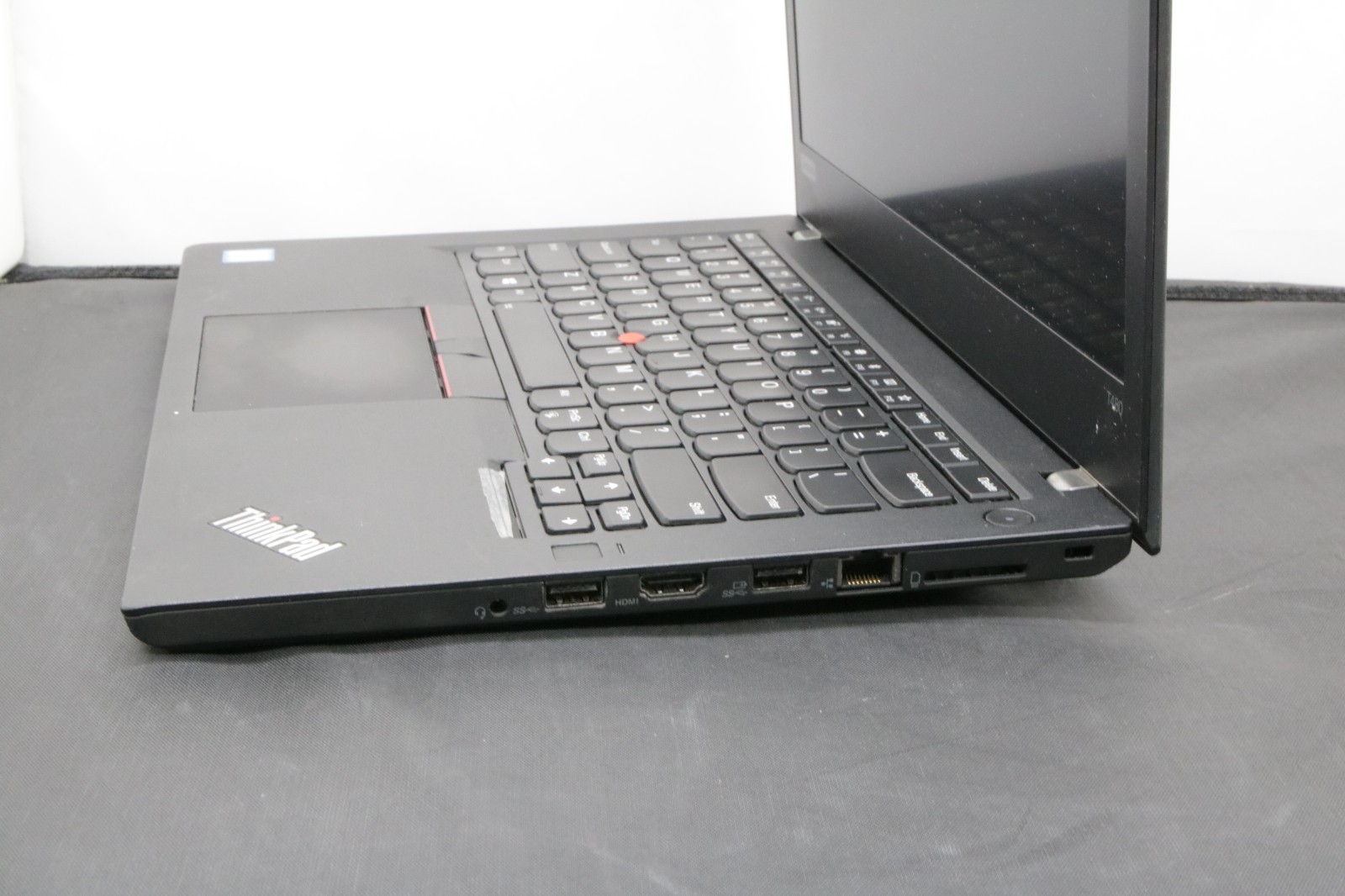 Lenovo ThinkPad T480 – i7-8650U – 8GB, No SSD, No Windows +Adapter