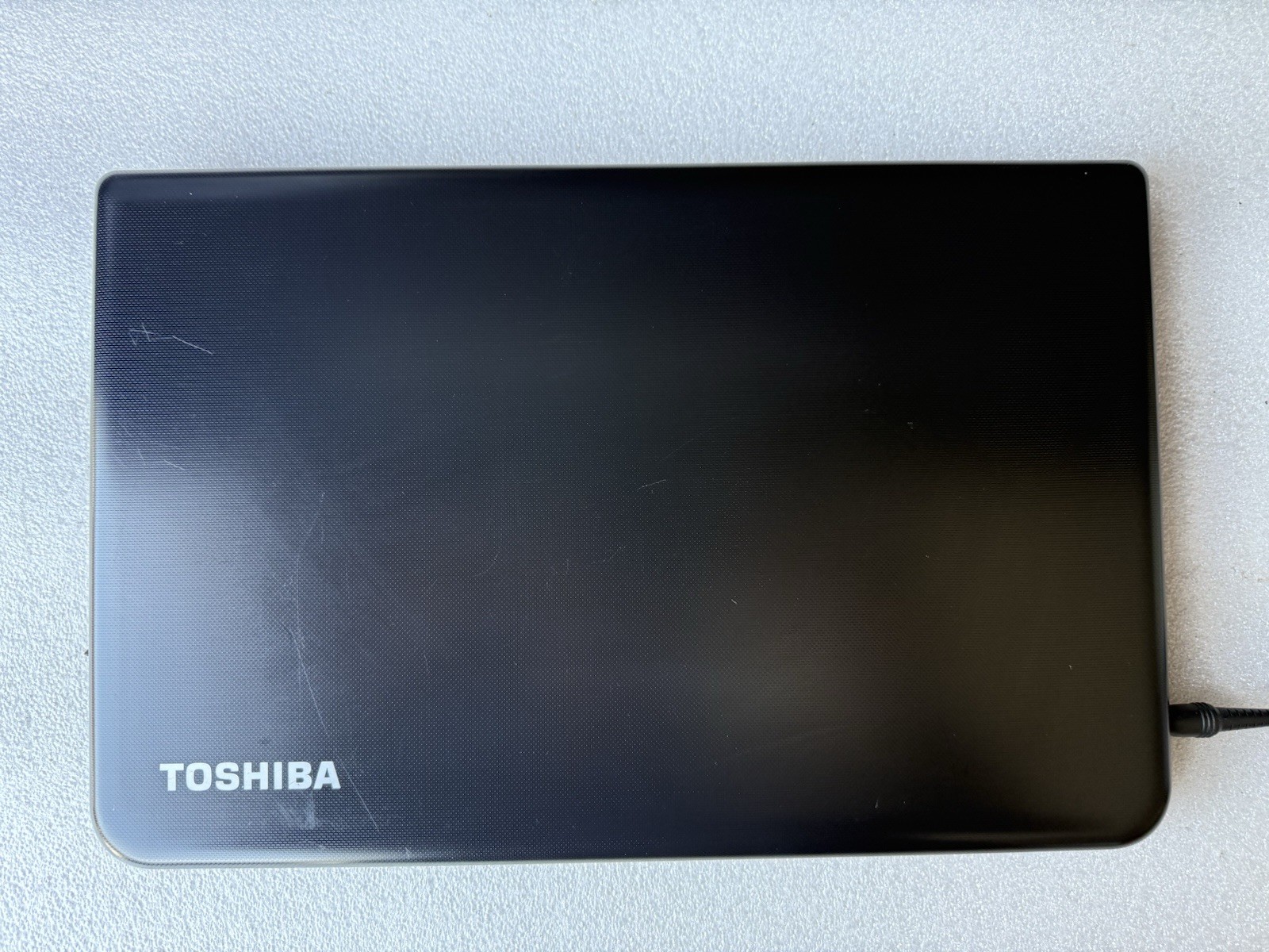 TOSHIBA SATELLITE C75D-B7300 AMD A8-6410 APU 2.00GHZ 6GB RAM 750GB HDD (No OS)