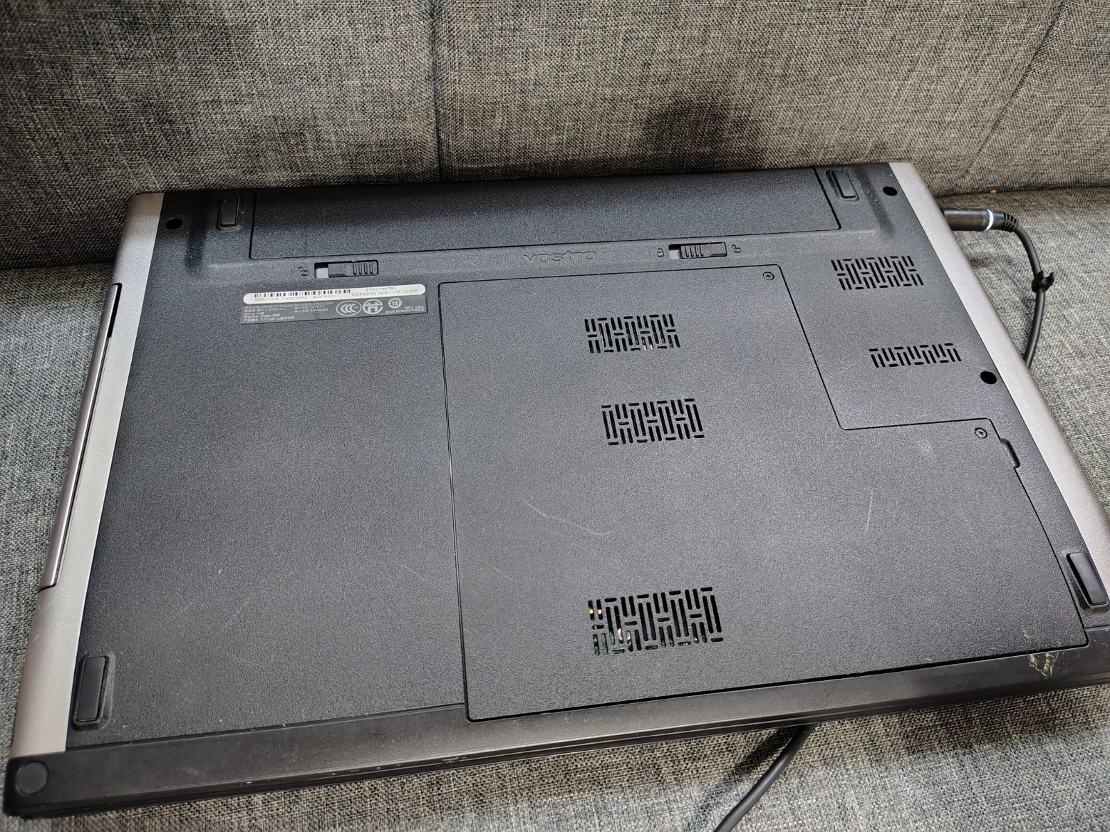 Dell Vostro 3500 15.6″ HD Intel Core i3 M370 2.4GHZ Laptop For Parts