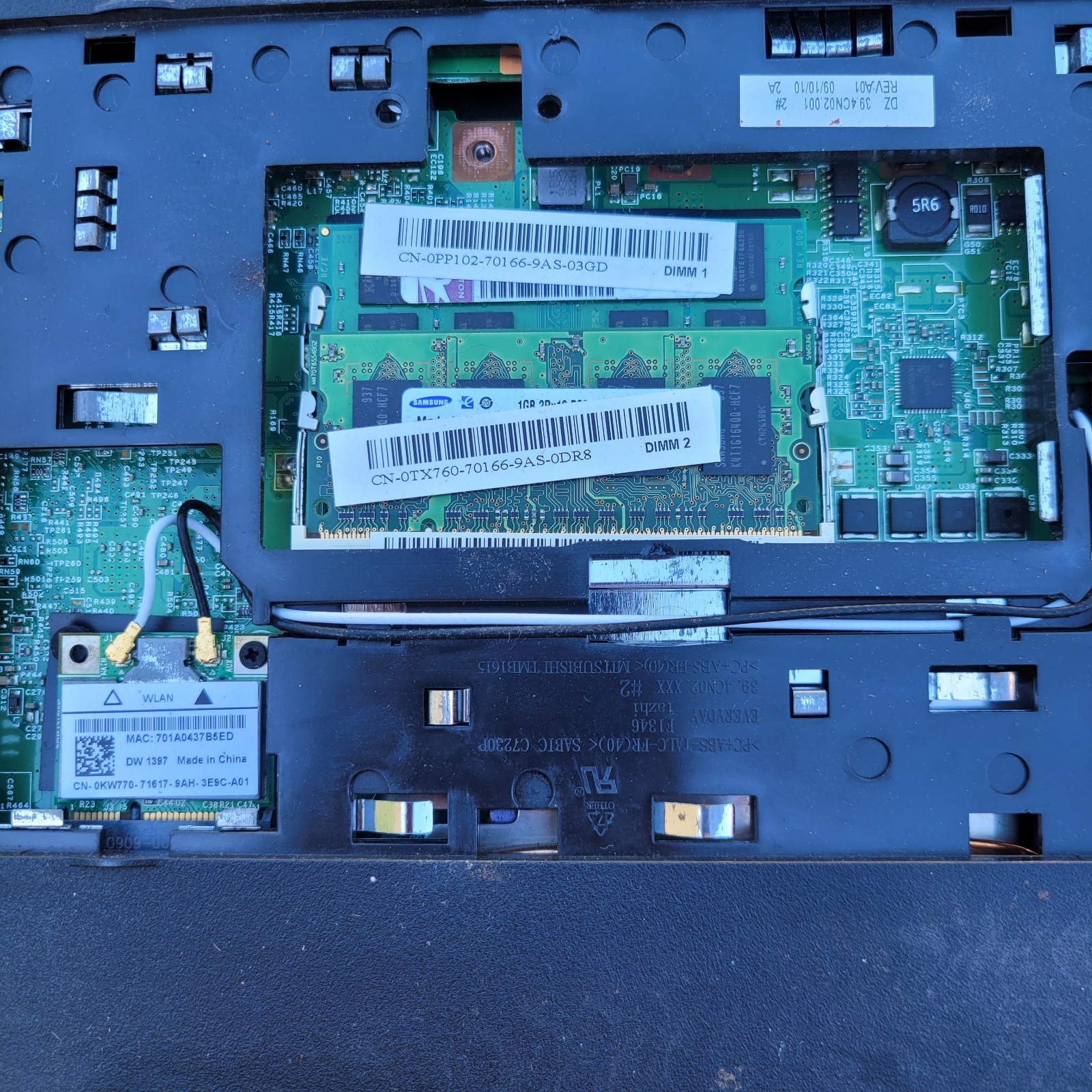 Dell inspiron 1750 Laptop PARTS Only W/Power Adapter Screen Cracked. See Pics