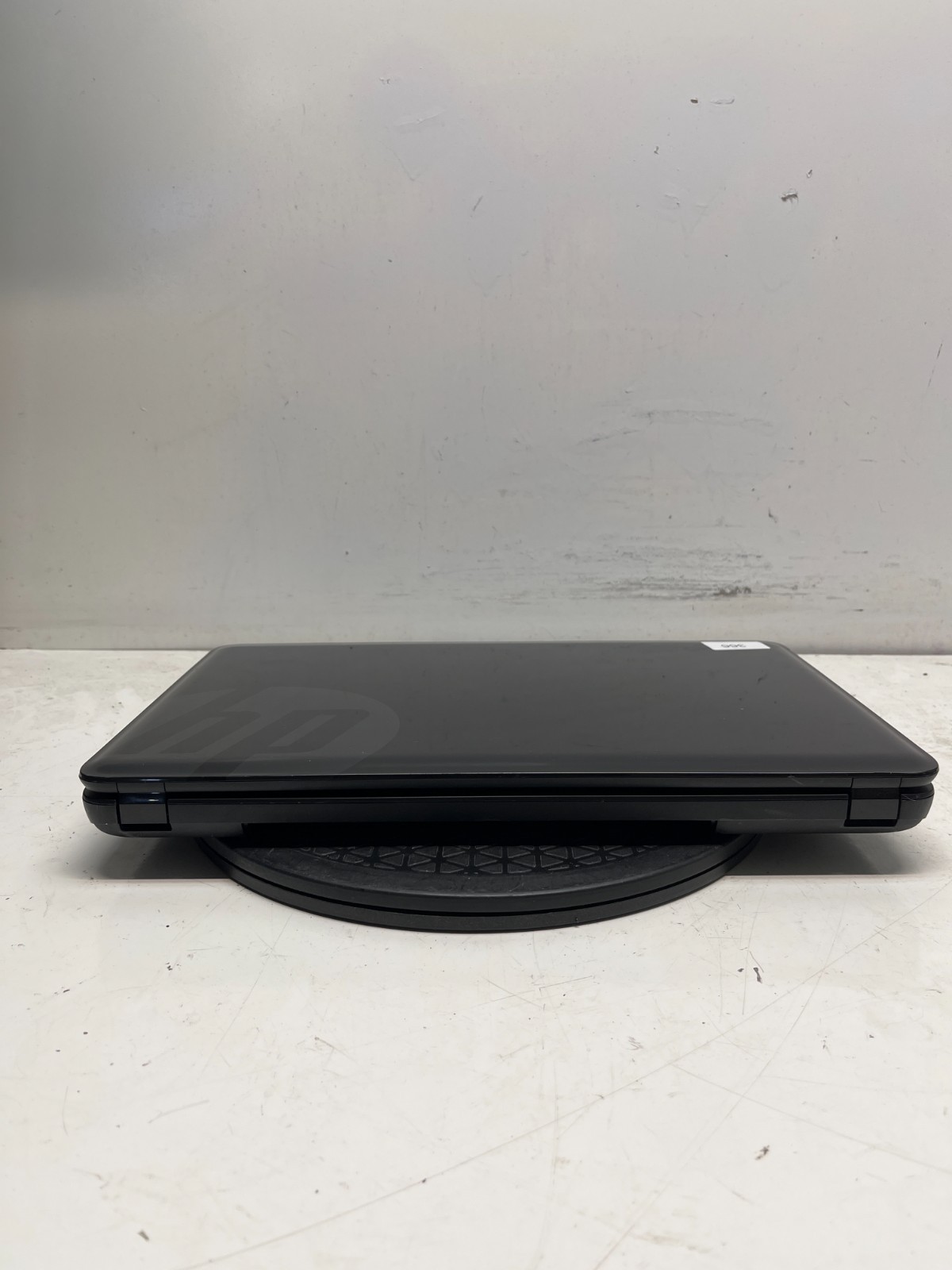 HP 2000z-2c00 AMD E1-1200 6GB NO HDD