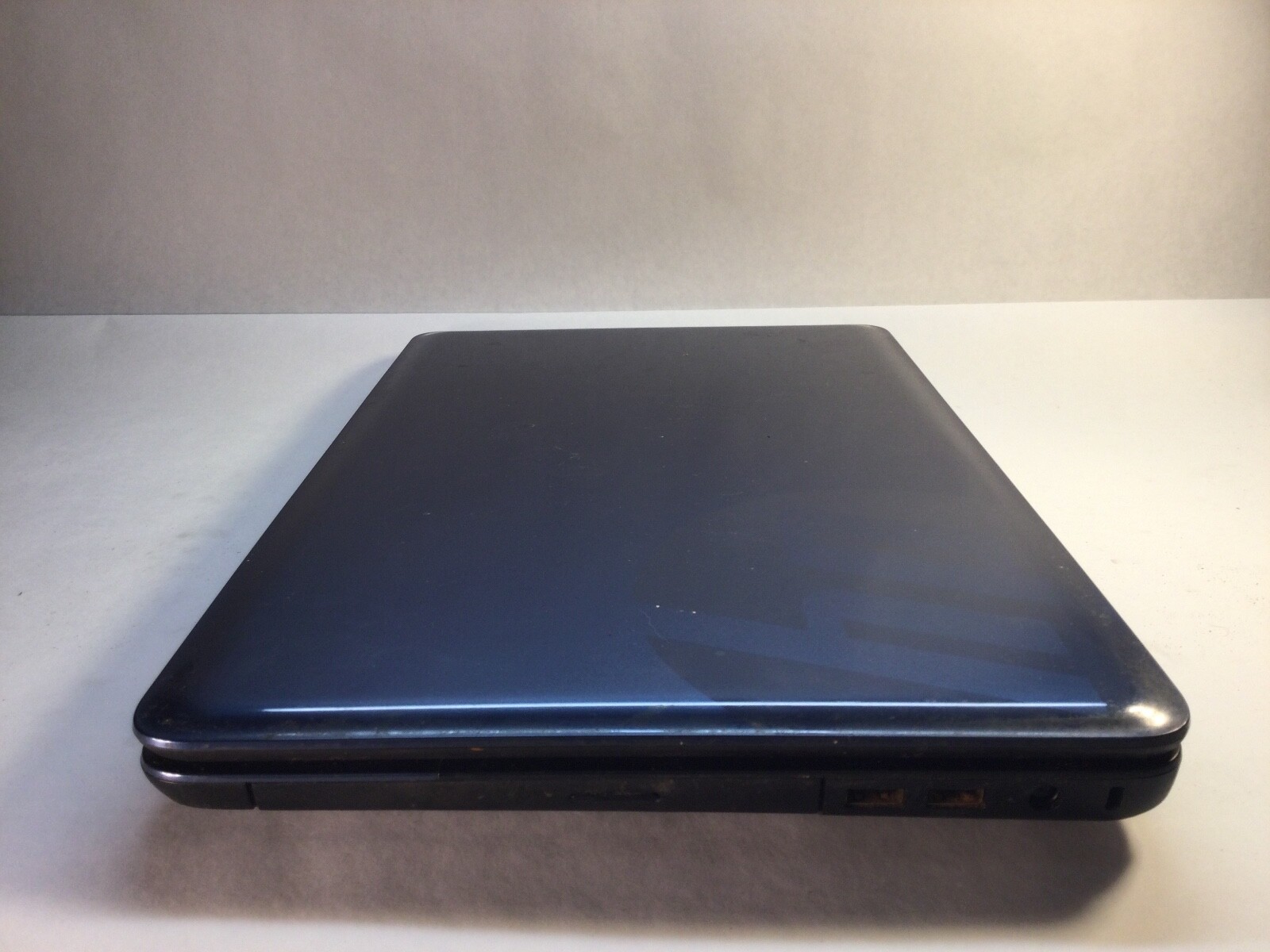 HP 2000 15″ Laptop AMD E-300 -BOOTS TO BIOS/LOUD FAN -MZ