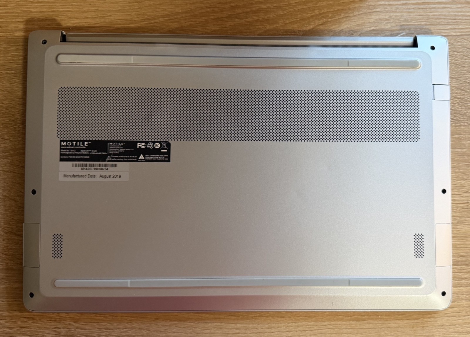 Motile M142 14 inch: AMD Ryzen 5 (3500U), 8GB, upgraded 1 TB M.2 drive