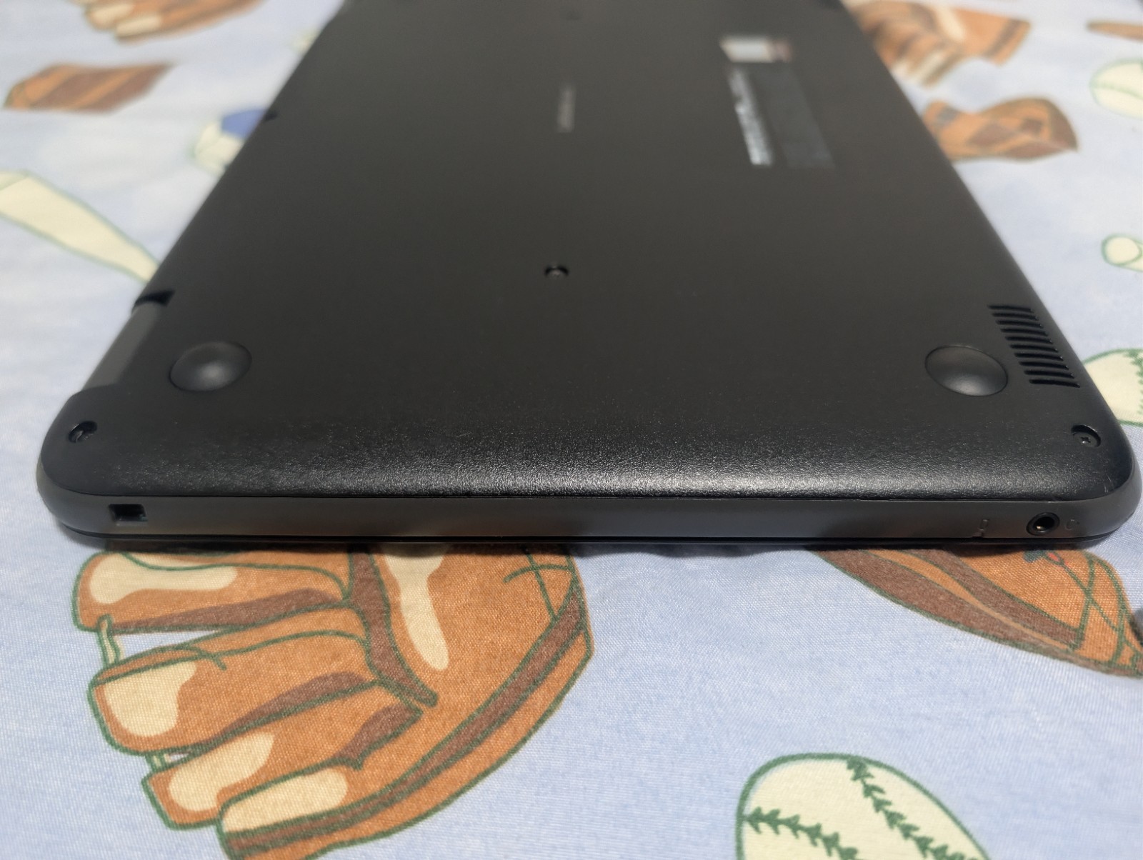 Dell Latitude 11 3180 Celeron N3350 4GB 64GB eMMC 11.6 inch business edu laptop