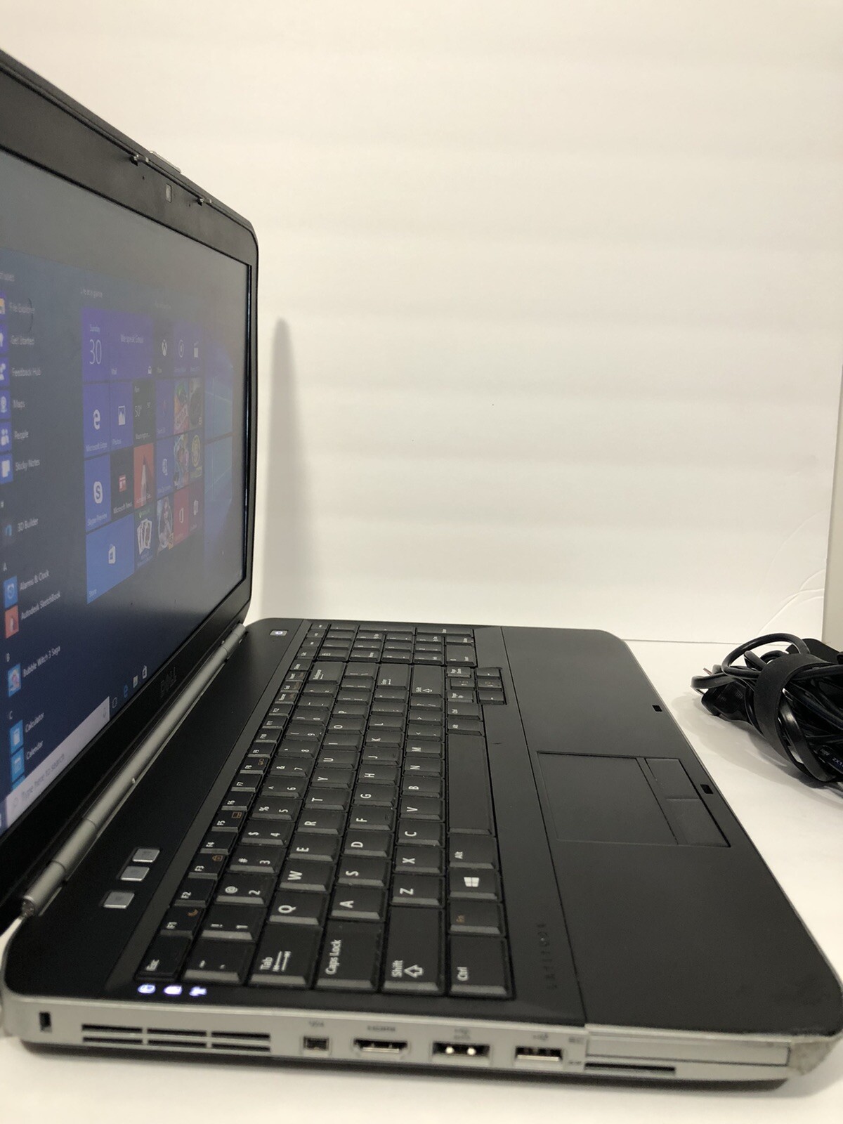 DELL LATITUDE E5520 15.6″core i5-2410M@2.30GHz 6GB RAM250GB HDD,Win10P Excellent