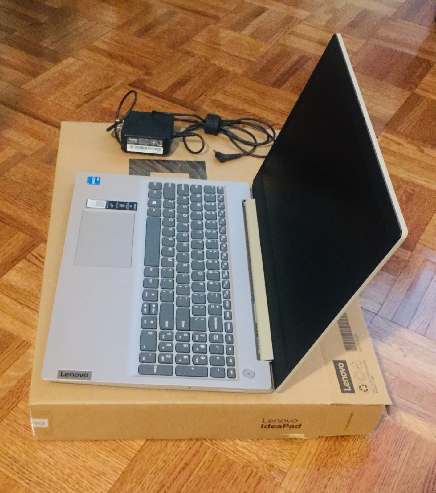 Lenovo IdeaPad 3 15.6″ (256GB SSD, Intel Core i3 11th Gen., 3.00 GHz, 8GB)…