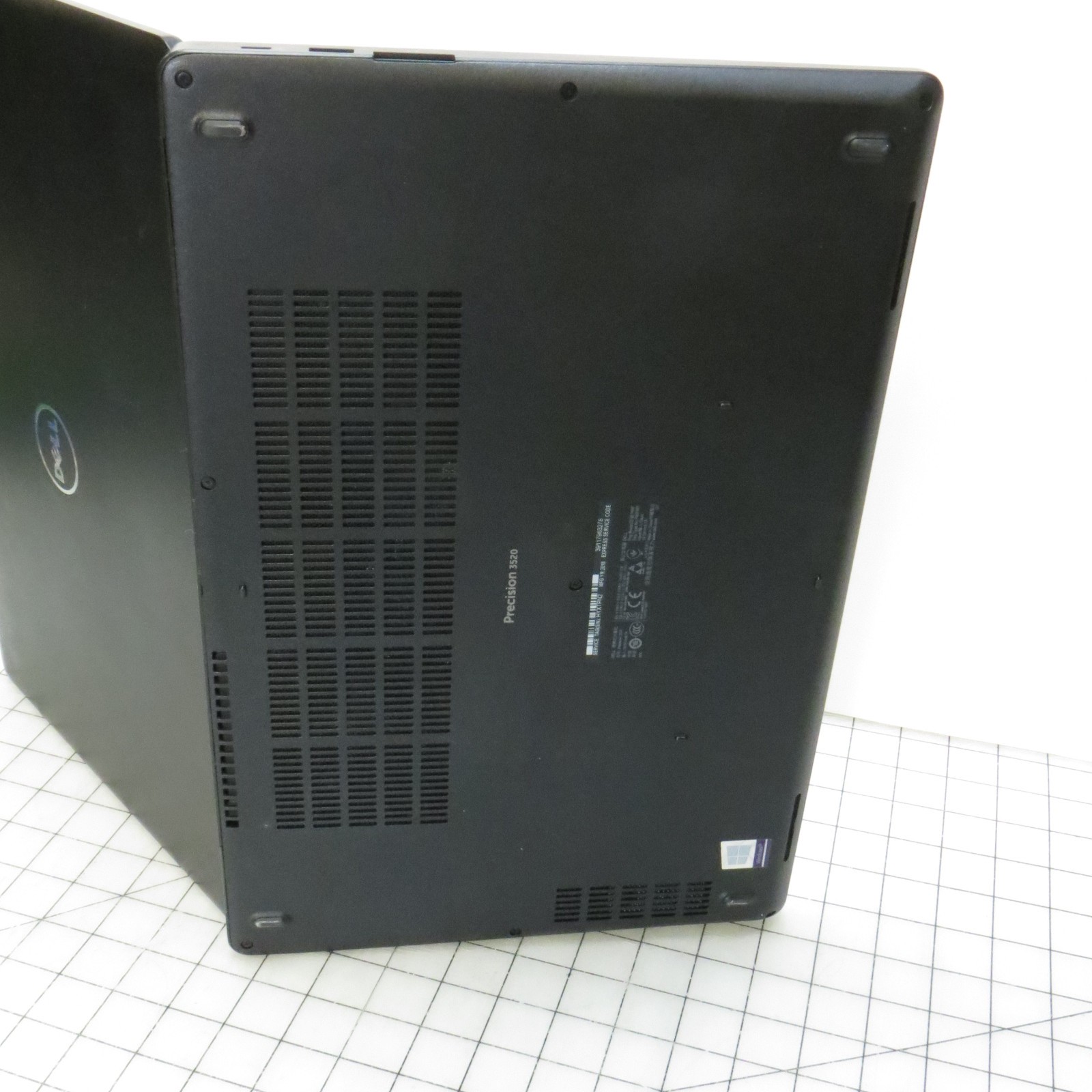 Dell Precision 3520 Intel i7 8GB RAM 256GB SSD 15.6″ Windows 11 Pro Laptop PC