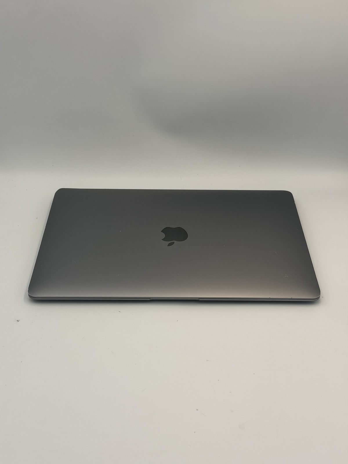 Apple MacBook Air (13-inch) [M1] (2020) M1 8-Core 16GB RAM 256GB SSD