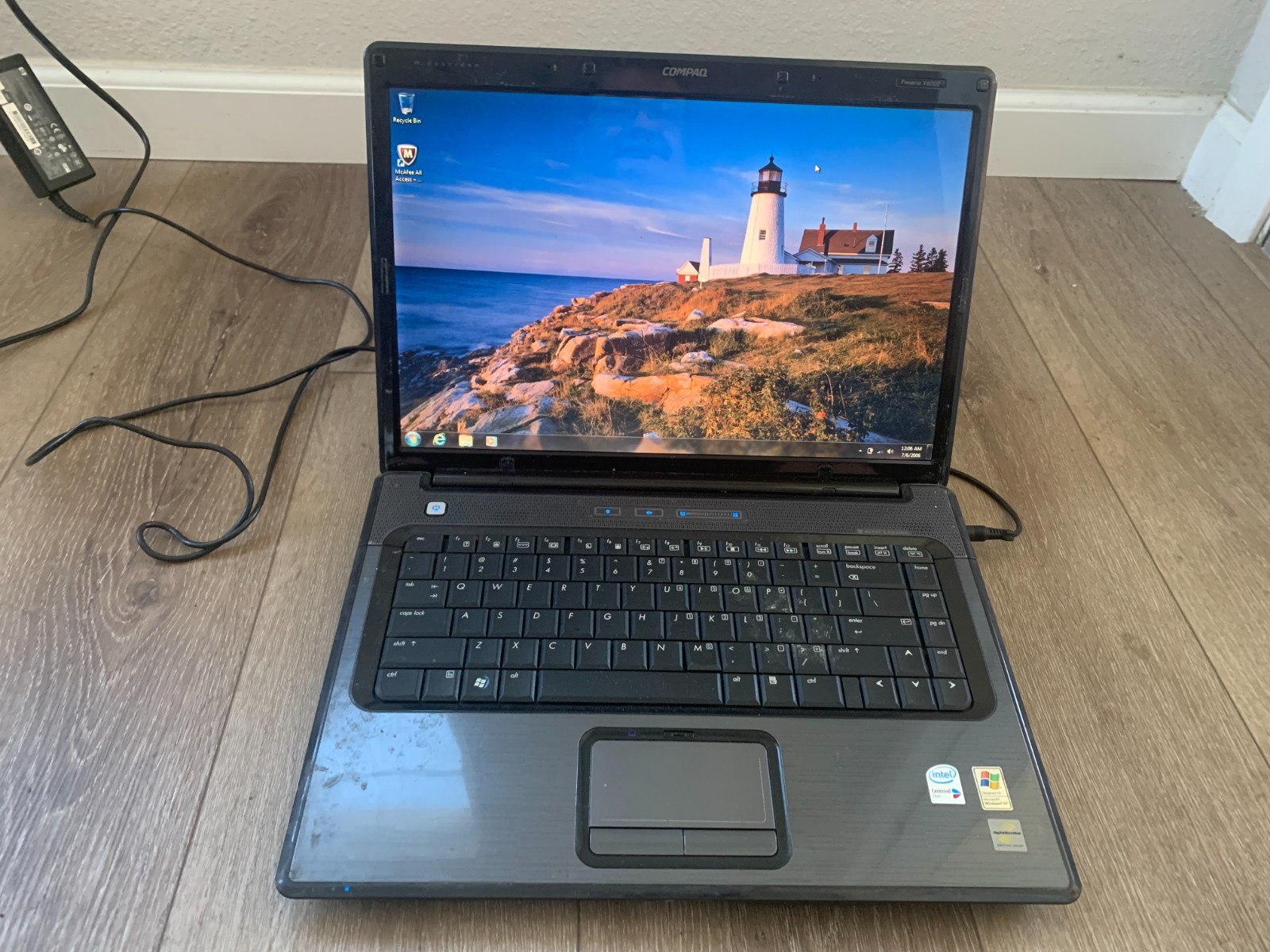 Compaq Presario V6000 15.4″ Intel Core Duo T2450 2.00Ghz 2GB RAM 120GB HDD Win 7