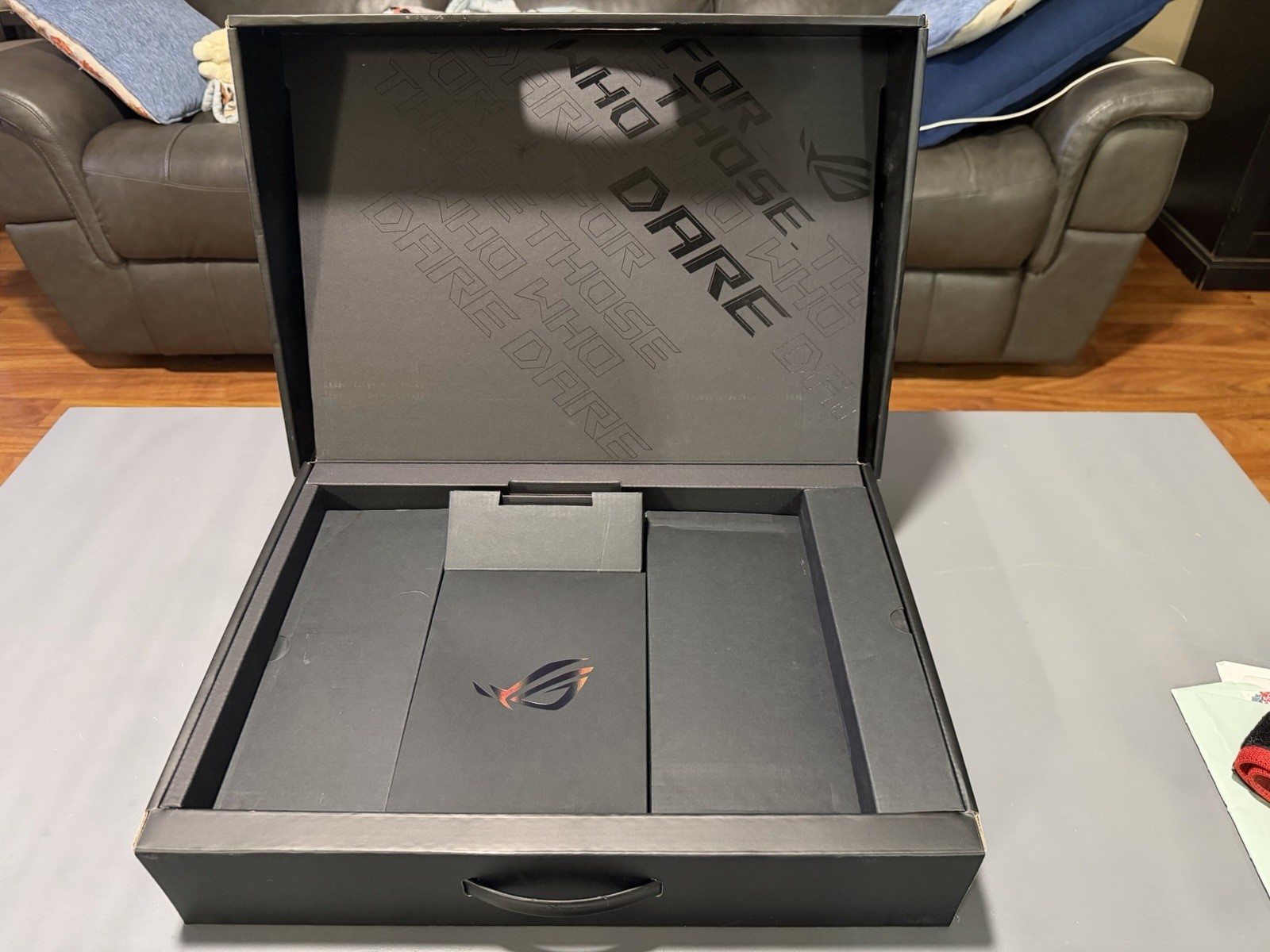ASUS ROG Strix 17.3″ Ryzen 9 7945HX3D RTX 4090 32GB 2TB SSD Windows 11
