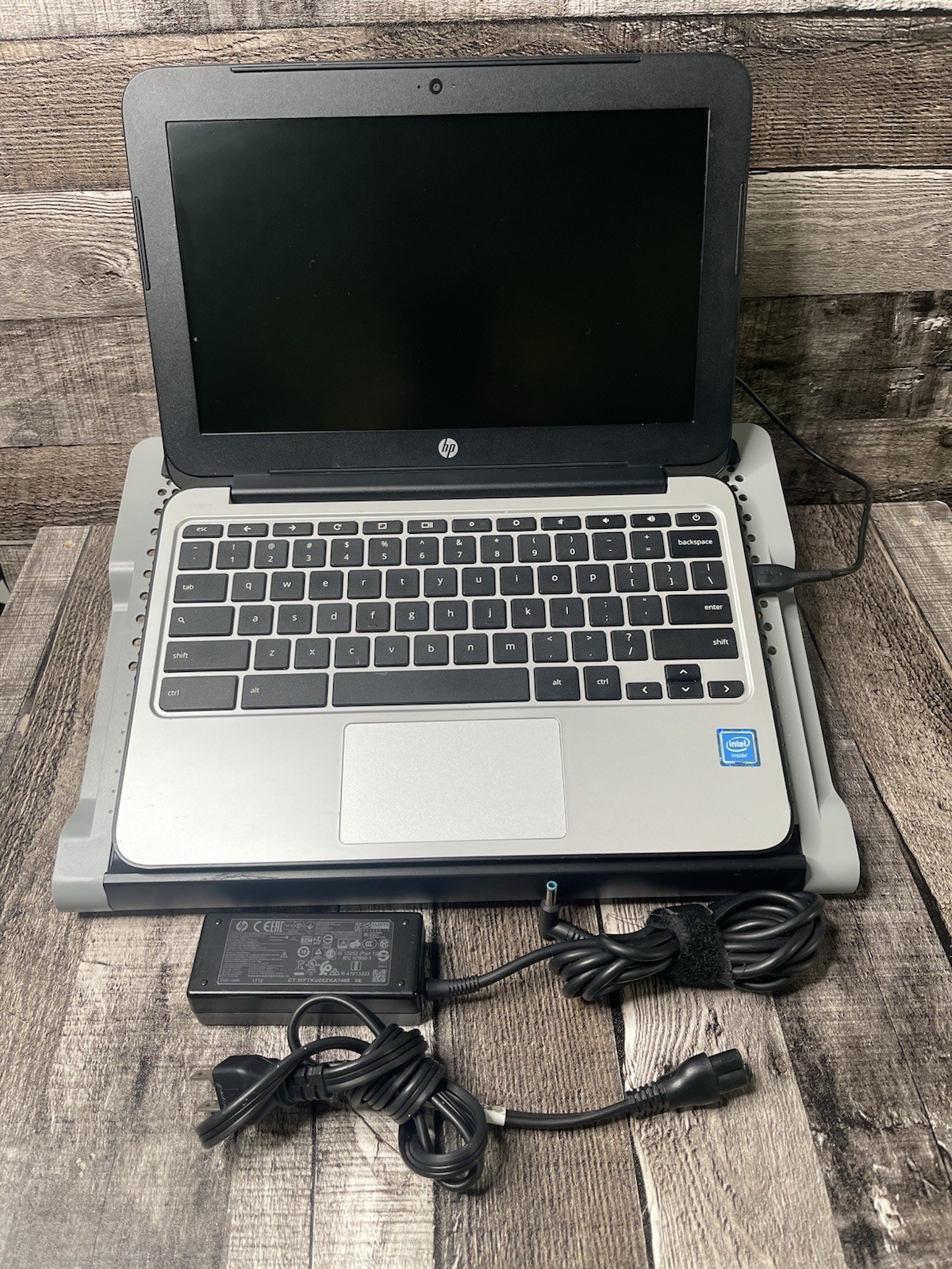 HP Chromebook 11 G4 11.6 Inch And TERGUS AWE84. Very Unique Paint On The Cover