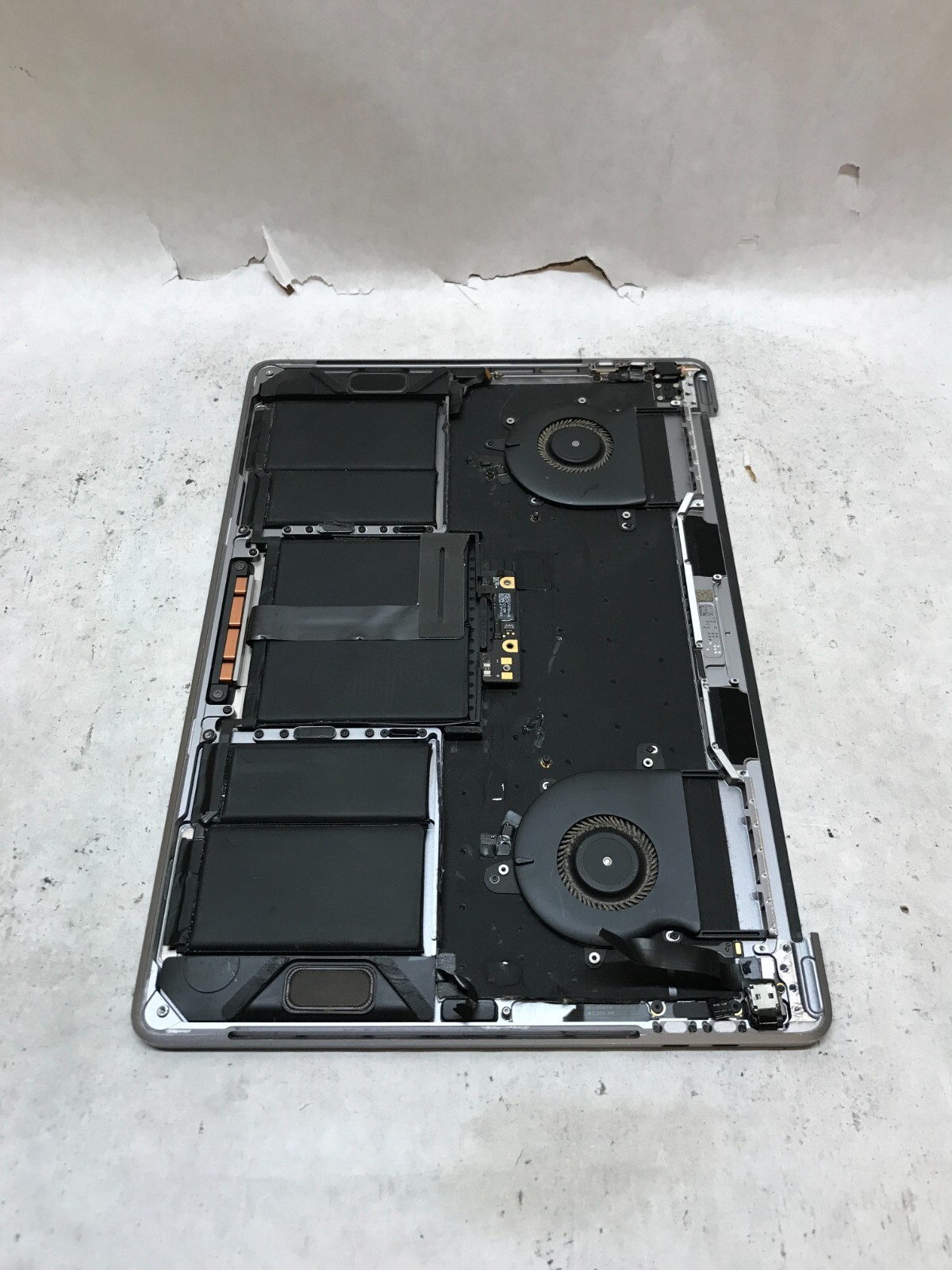Apple MacBook Pro Touch/2018 A1989 Palmrest NO MOTHERBOARD For Parts/Repair -DW