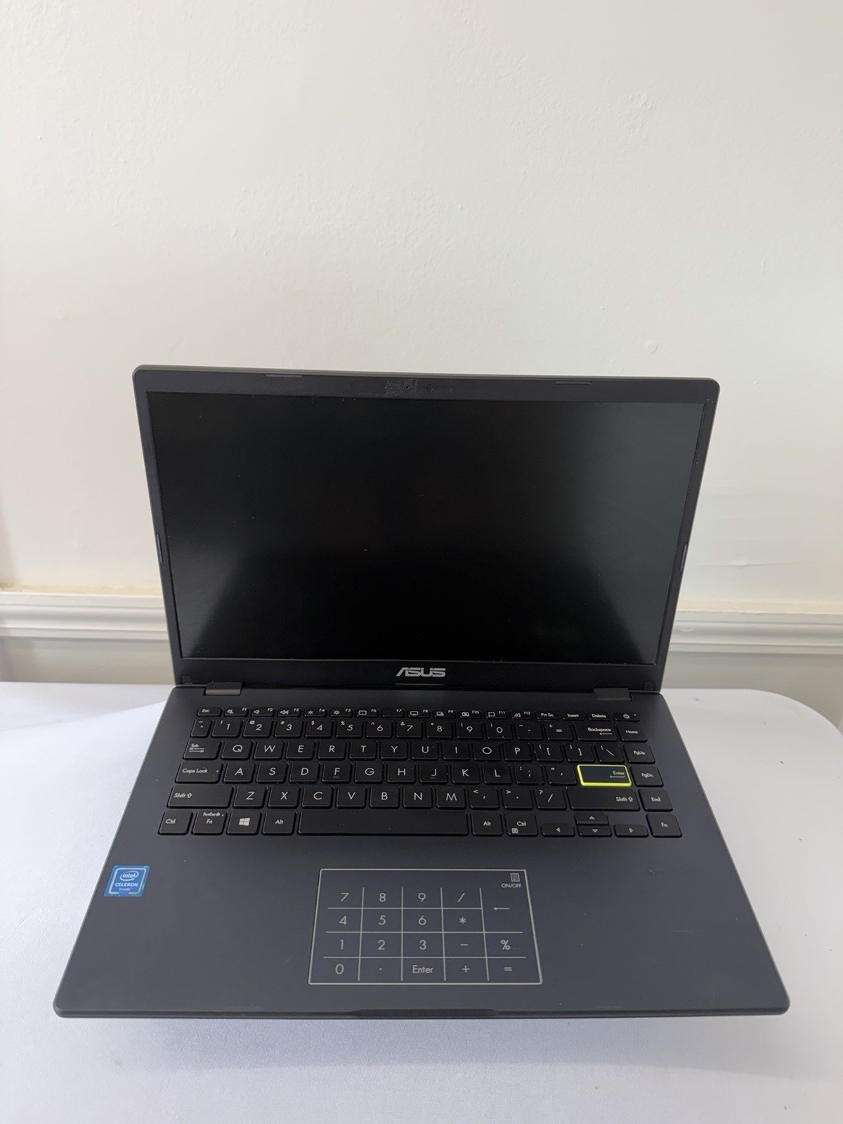 Asus E410M Laptop – Good Screen – Intel Celeron N4020 – RAM 4 GB – Read Des
