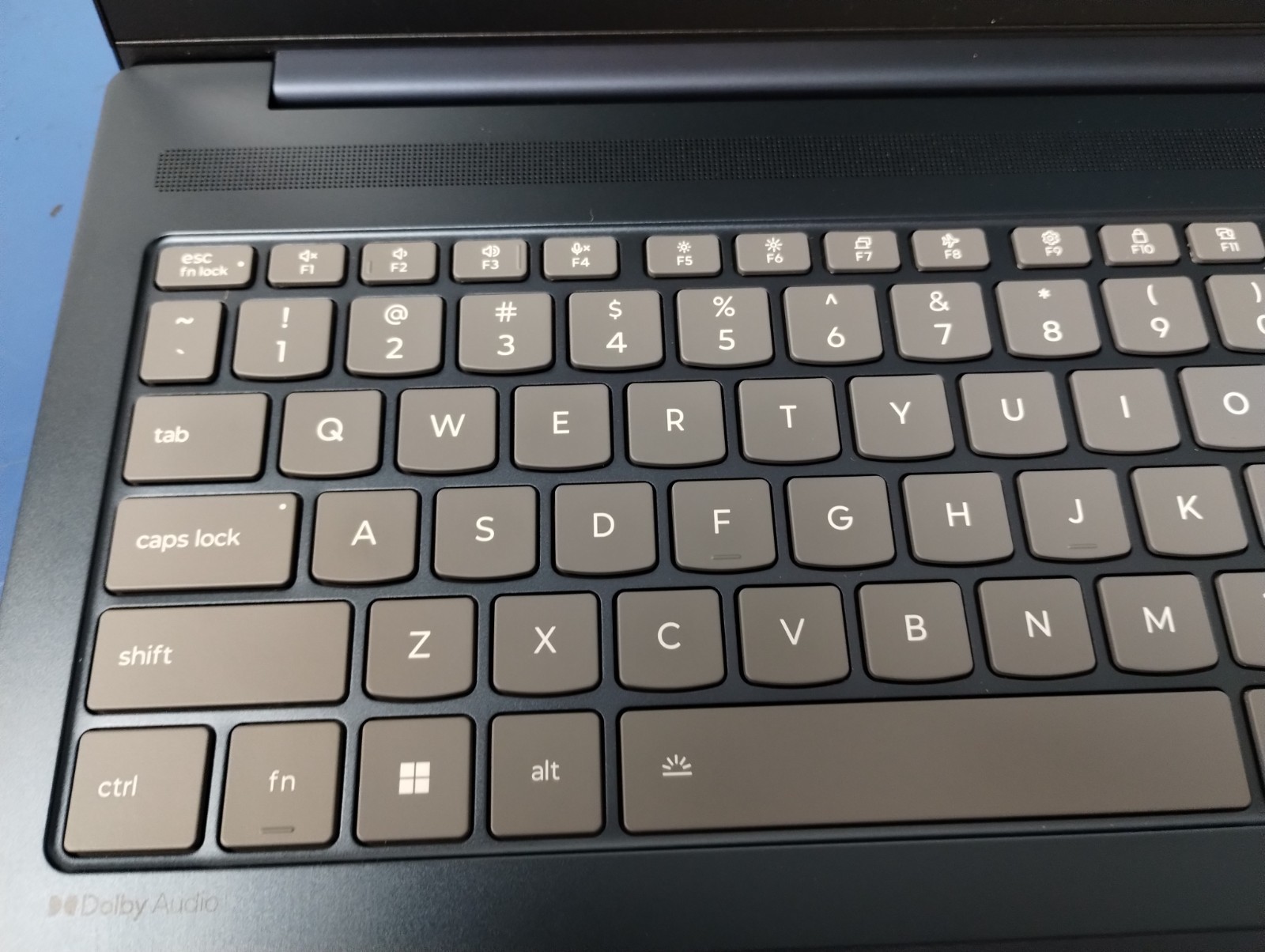 Lenovo IdeaPad Slim 5 16AKP10, AMD Ryzen AI 7 350, 2.00 GHz 16 GB RAM, 1 TB NVMe