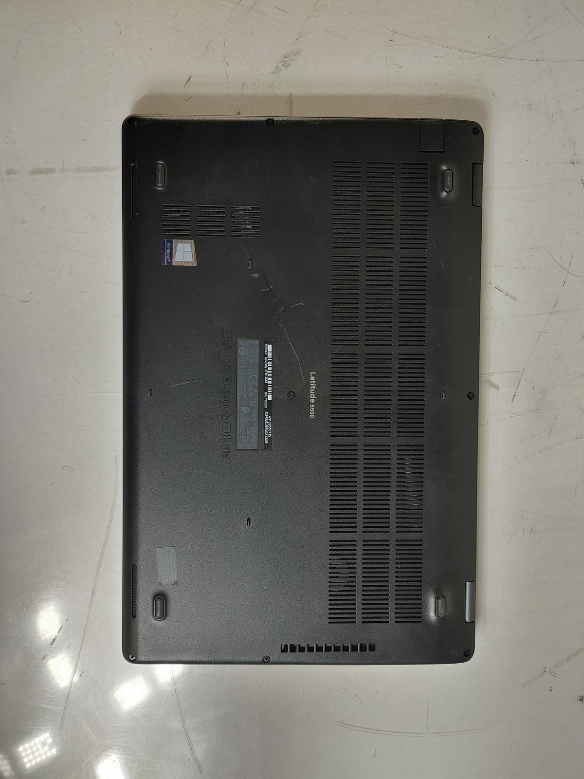 Dell Latitude 5500 Core i5-8365U 1.60 GHz 16 GB DDR4 No HDD