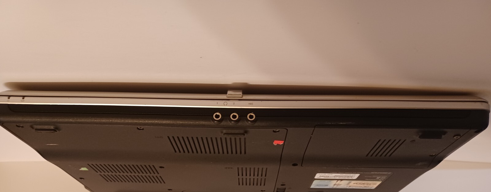 Gateway Model AJ2 15.8in Intel Duo T6400 2.00GHz 4GB Ram No OS/HDD Parts/Repair
