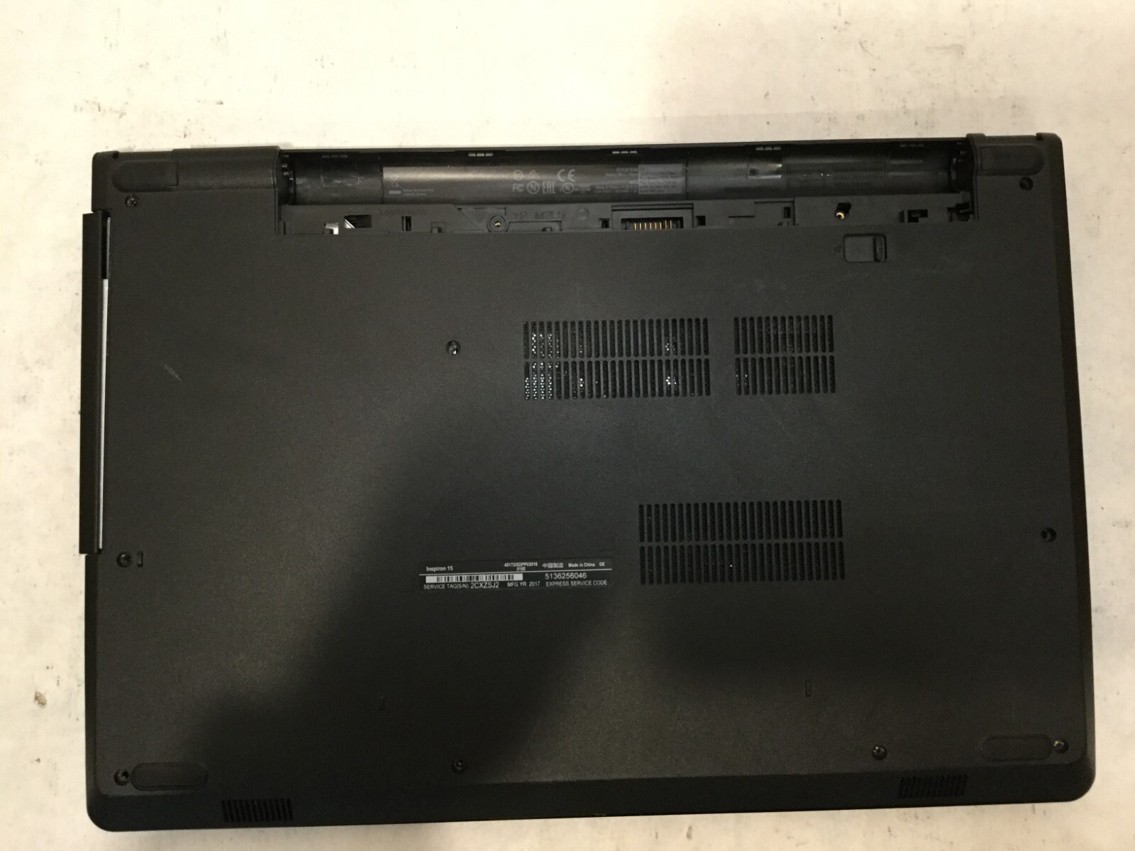 Dell inspiron 15-3565 / AMD A6-9200 R4 5 CC(2C+3G) @ 2.00GHz / (NO STORAGE) -MR