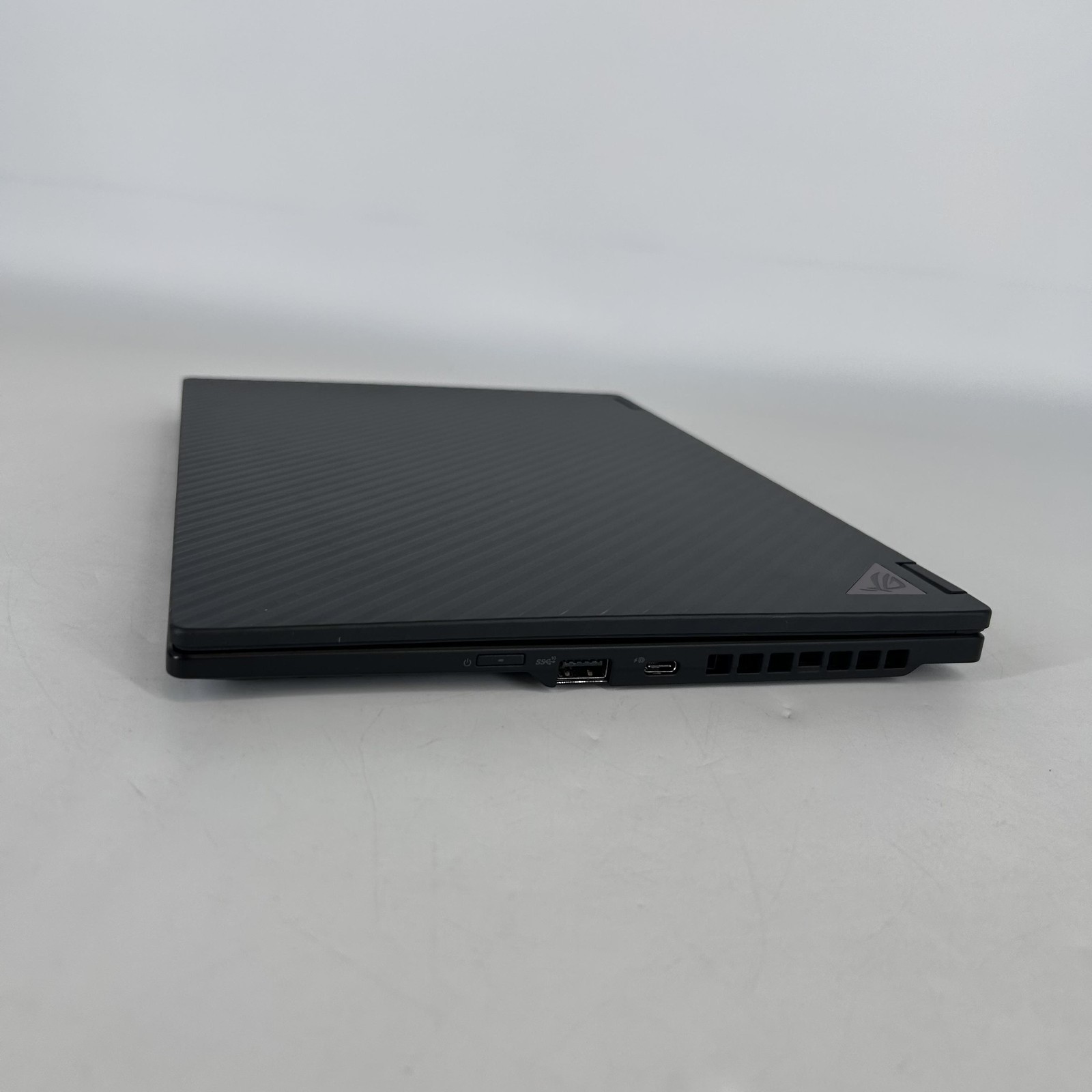 Asus ROG Flow X13 GV302 13 QHD+ TOUCH 4.0 GHz Ryzen 9 7940HS 32GB 1TB RTX 4070