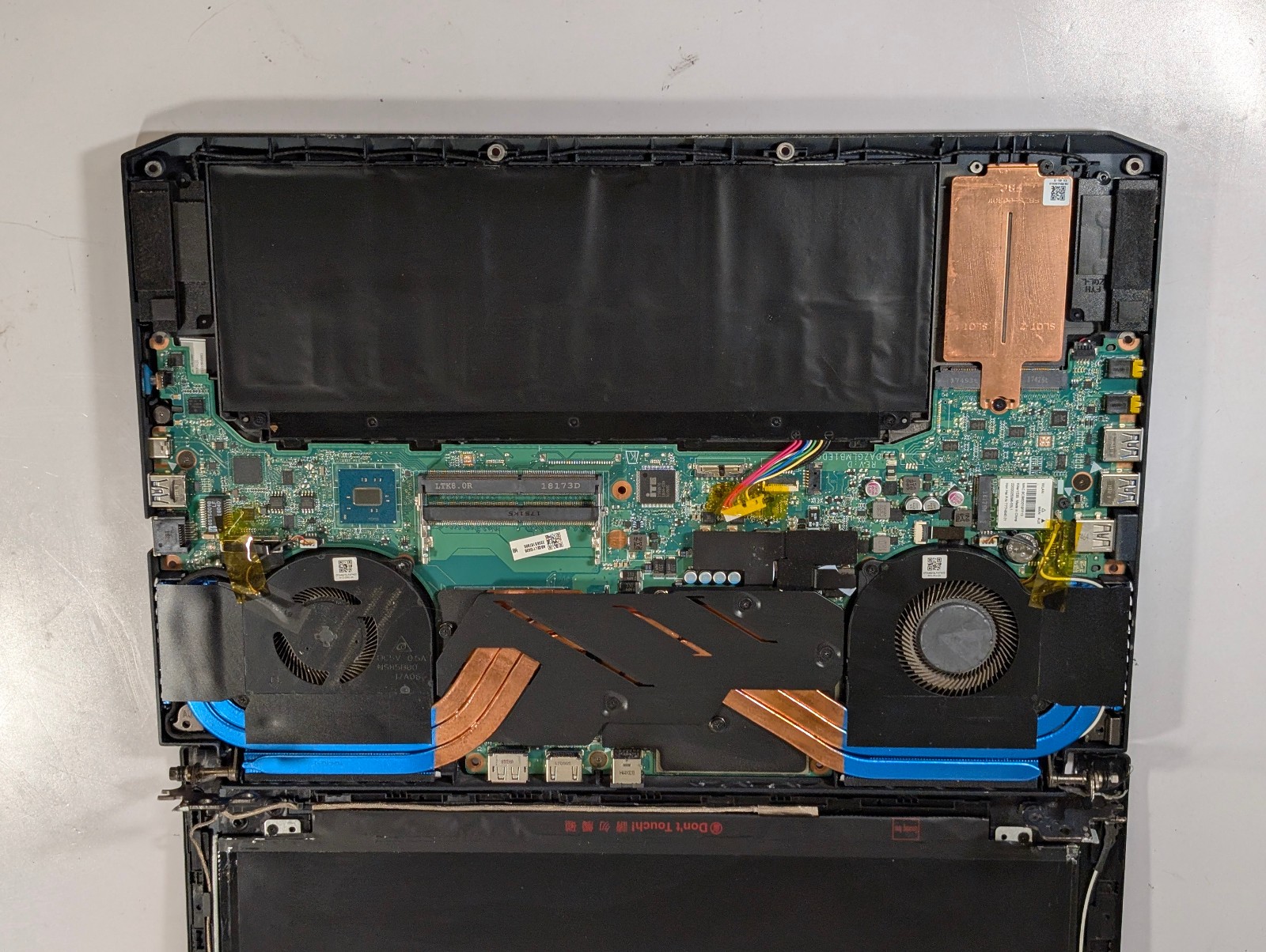 Acer Predator Triton 700 PT715-51 i7-7700HQ NO RAM NO HDD NO SSD NO OS; for part