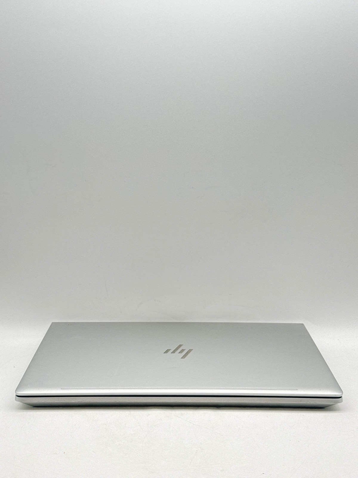 HP EliteBook 640 G10 14.0″ FHD Touch Core i5-1335U 1.30GHz 256GB SSD 8GB RAM