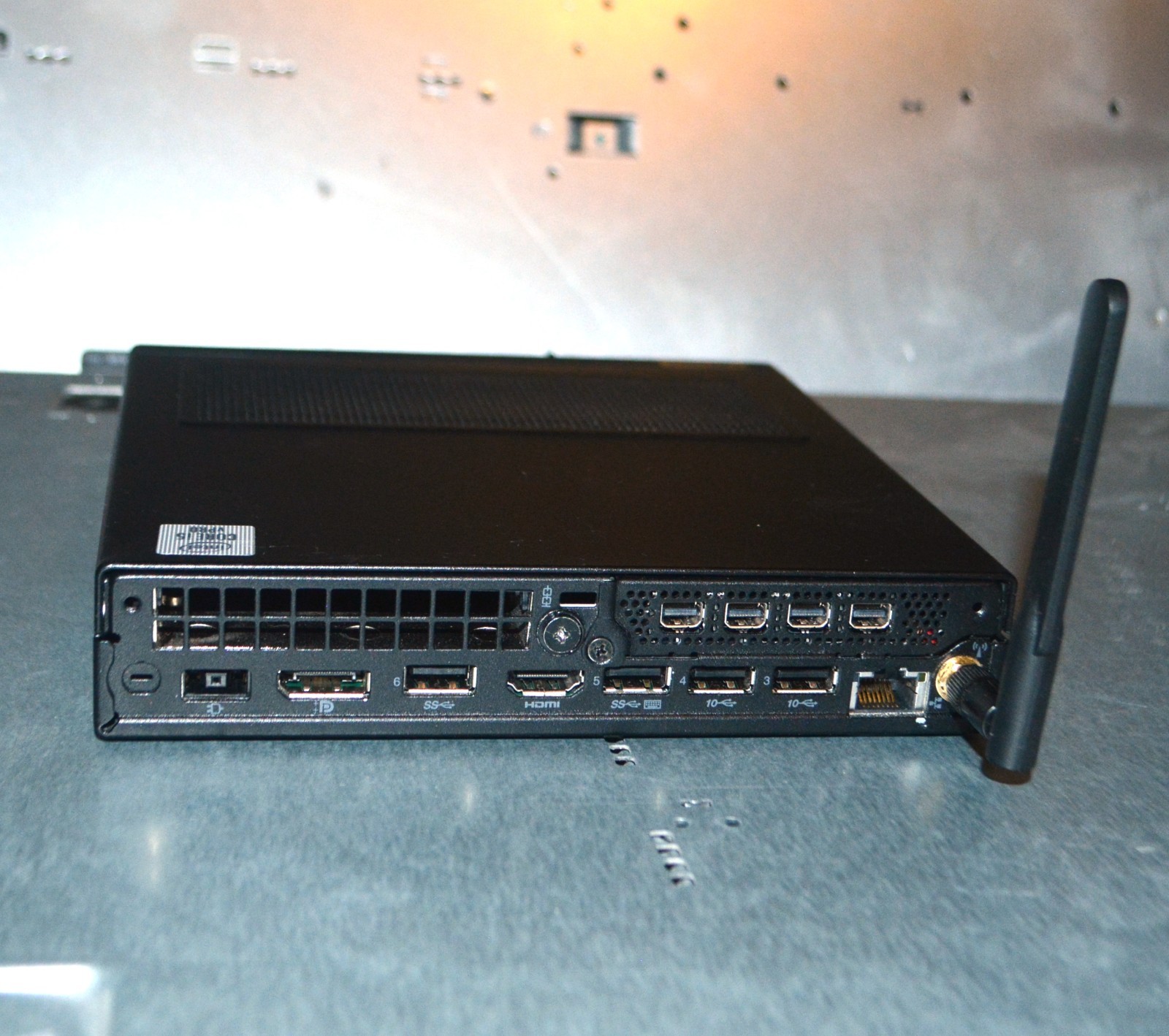 Lenovo ThinkStation P340 Tiny Intel i7-10500T —16GB—256GB—Nvidia Quadro P620