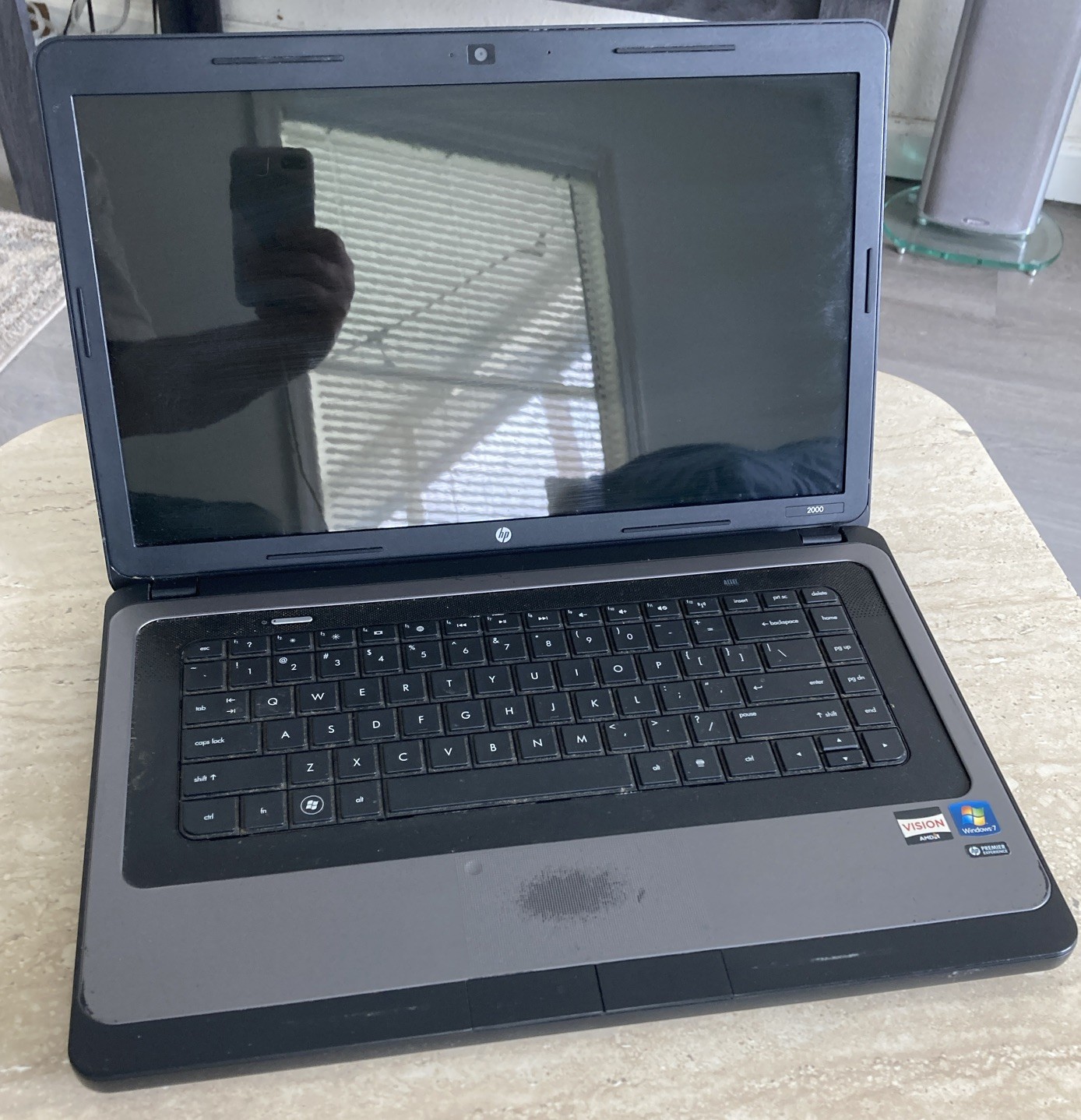 HP 2000 Series 15.6″ Notebook PC Gray – PARTS