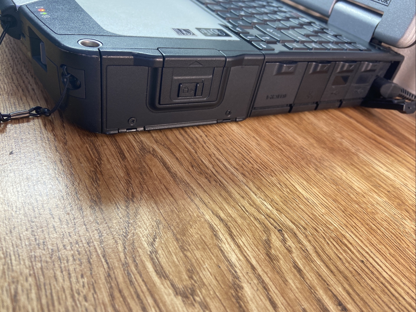 Panasonic Tough CF-31MK5, i5-5300U @ 2.30GHz/16GB/1tbHDD Win10 PRO 64BIT,4G LTE