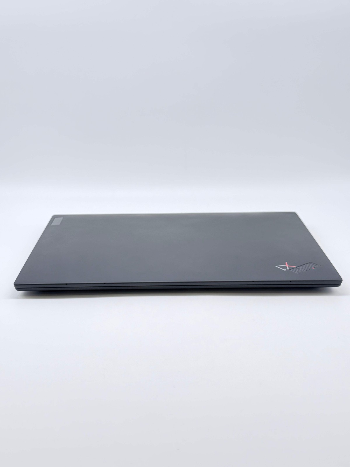 Lenovo ThinkPad X1 Carbon Gen 9 14″ Core i7 16GB RAM 512GB Black w/ Charger