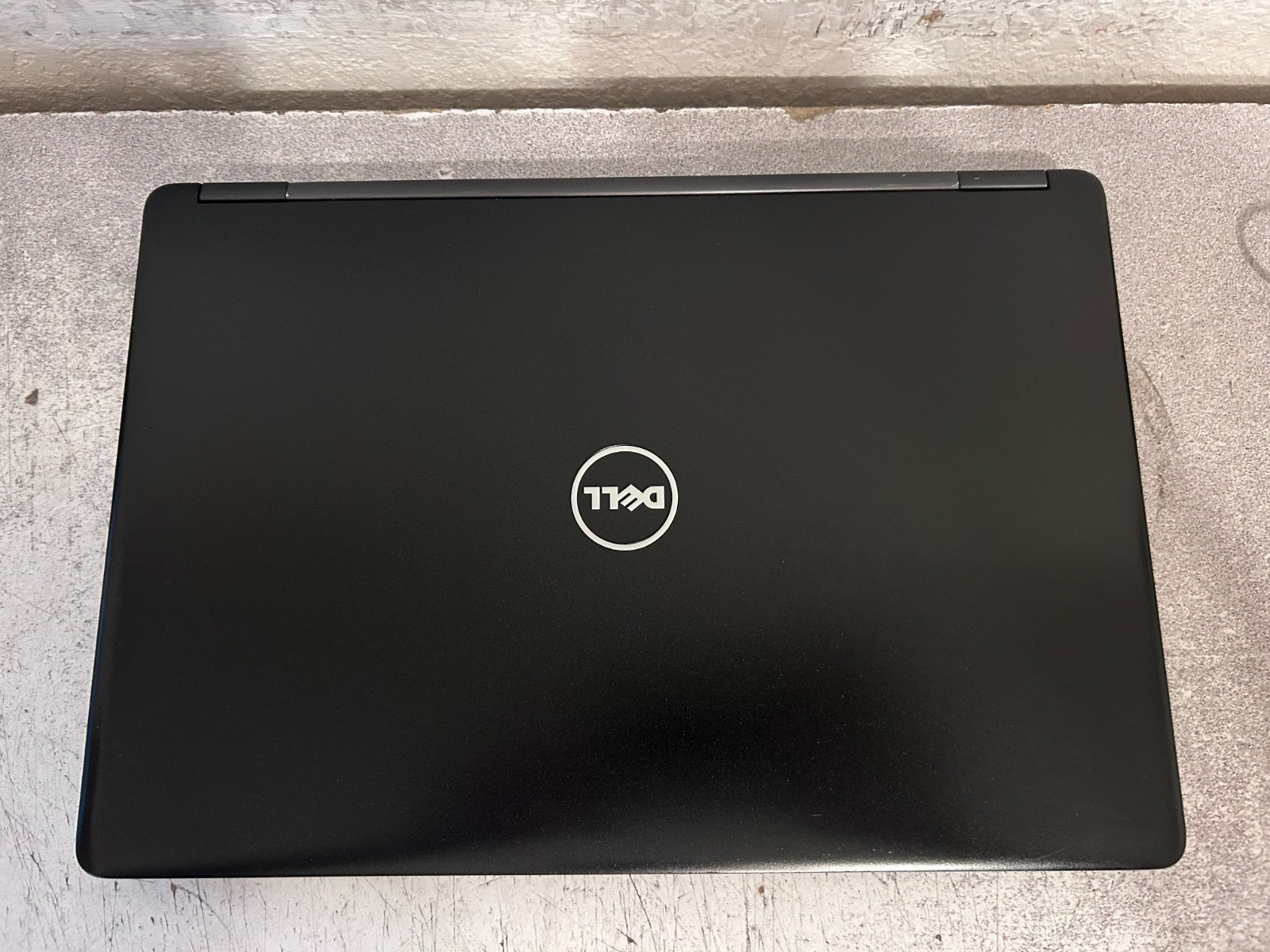 Dell Latitude 5480 i7 CPU 14″ Display No RAM No HD No AC No Wi-Fi Screen Damage