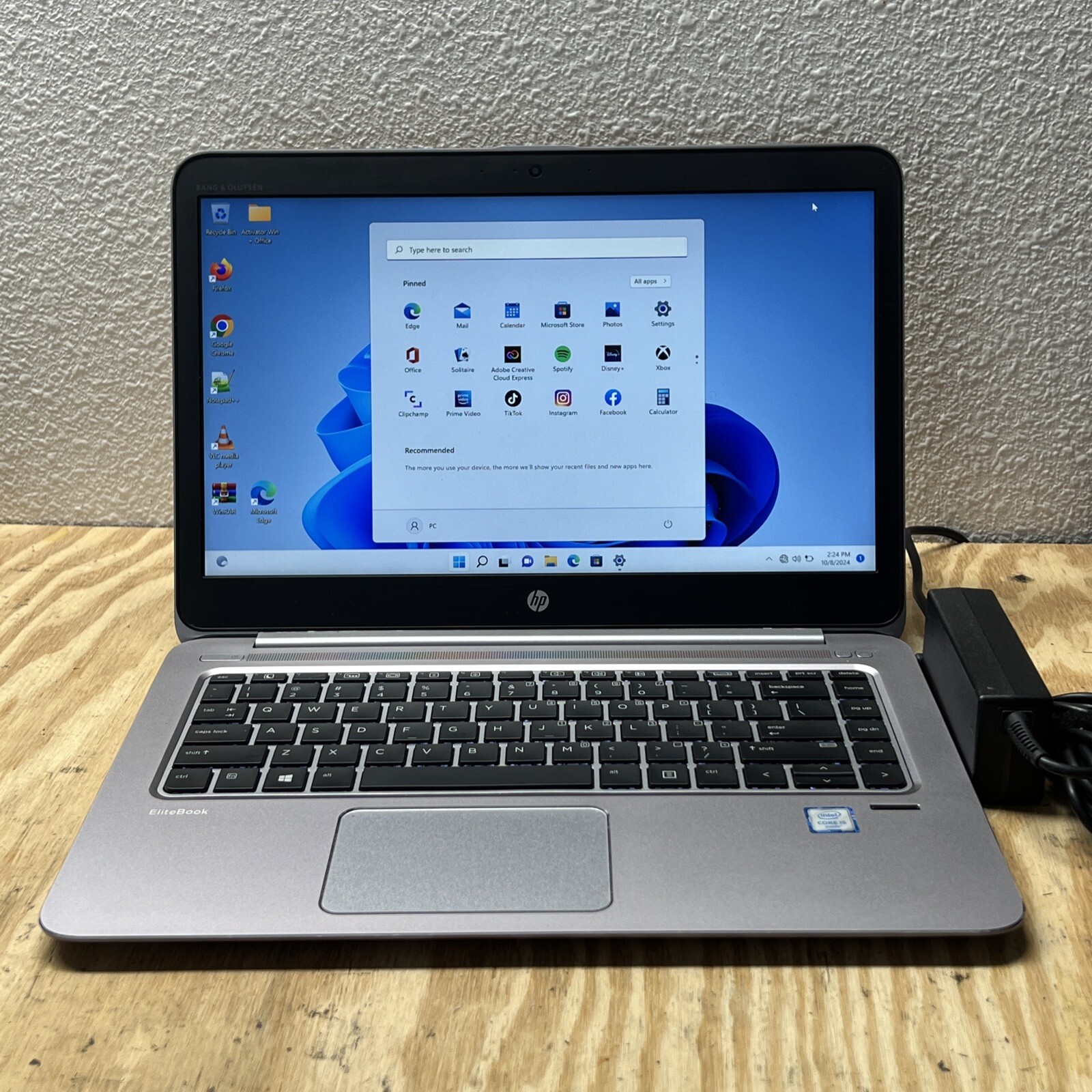 HP EliteBook Folio 1040 G3 14″ i5-6200U 2.30GHz 8GB 512GB Win11 Pro
