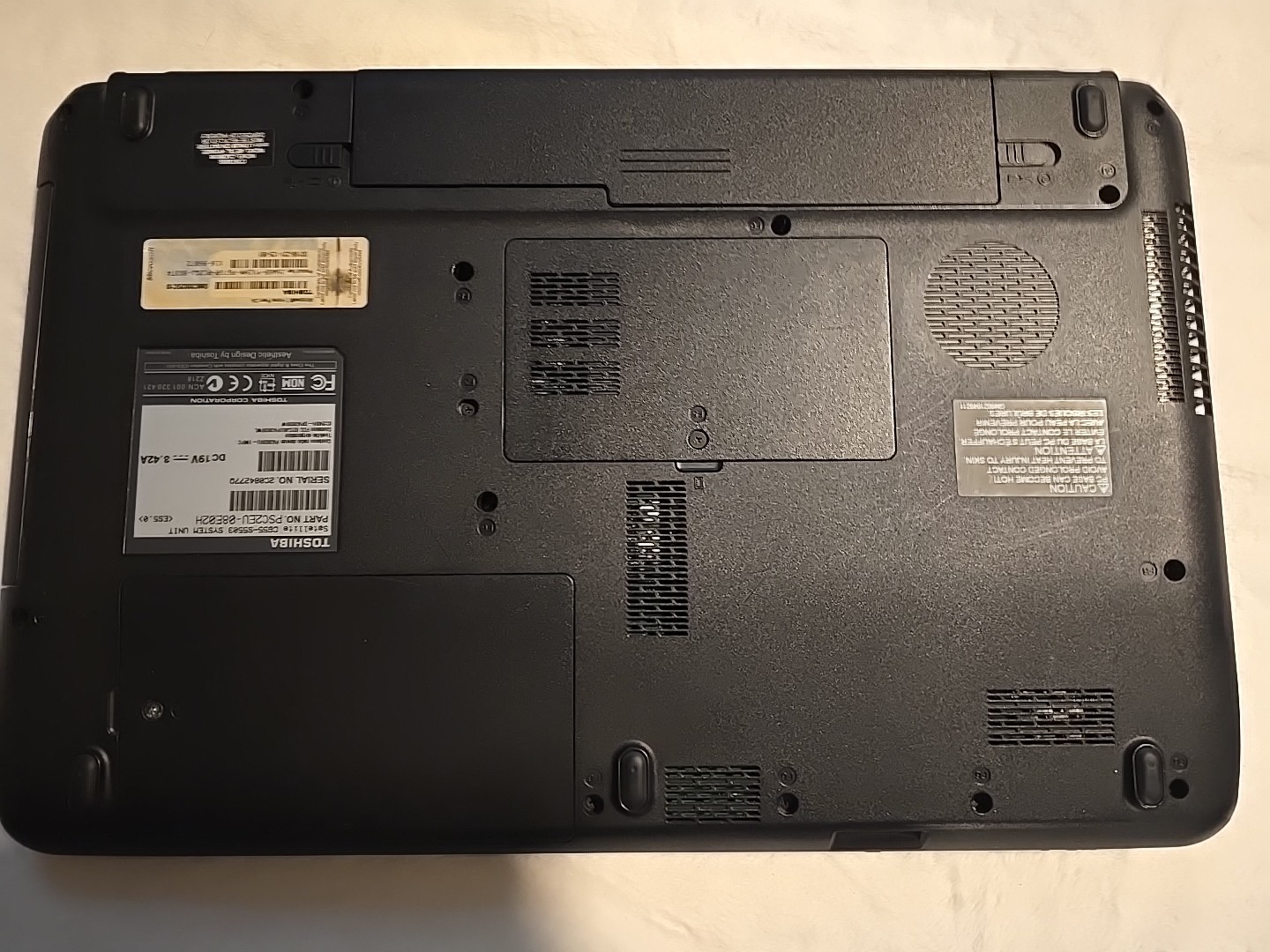 Toshiba Satellite C655 Intel Laptop Black Untested Complete